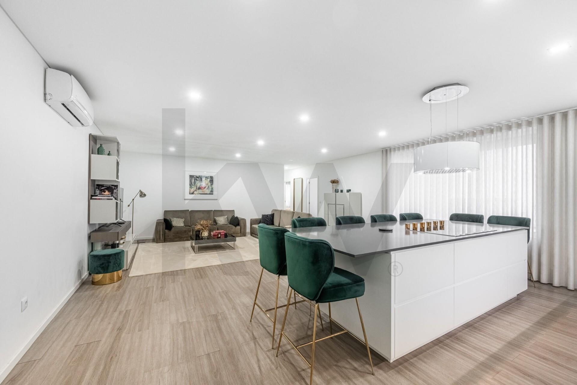 Apartamento T5+ à Venda em Porto - Portugal - 3