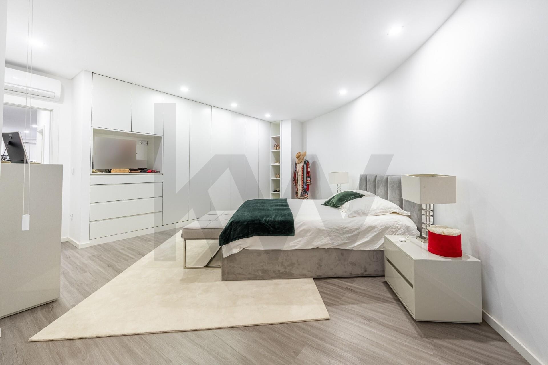 Apartamento T5+ à Venda em Porto - Portugal - 6