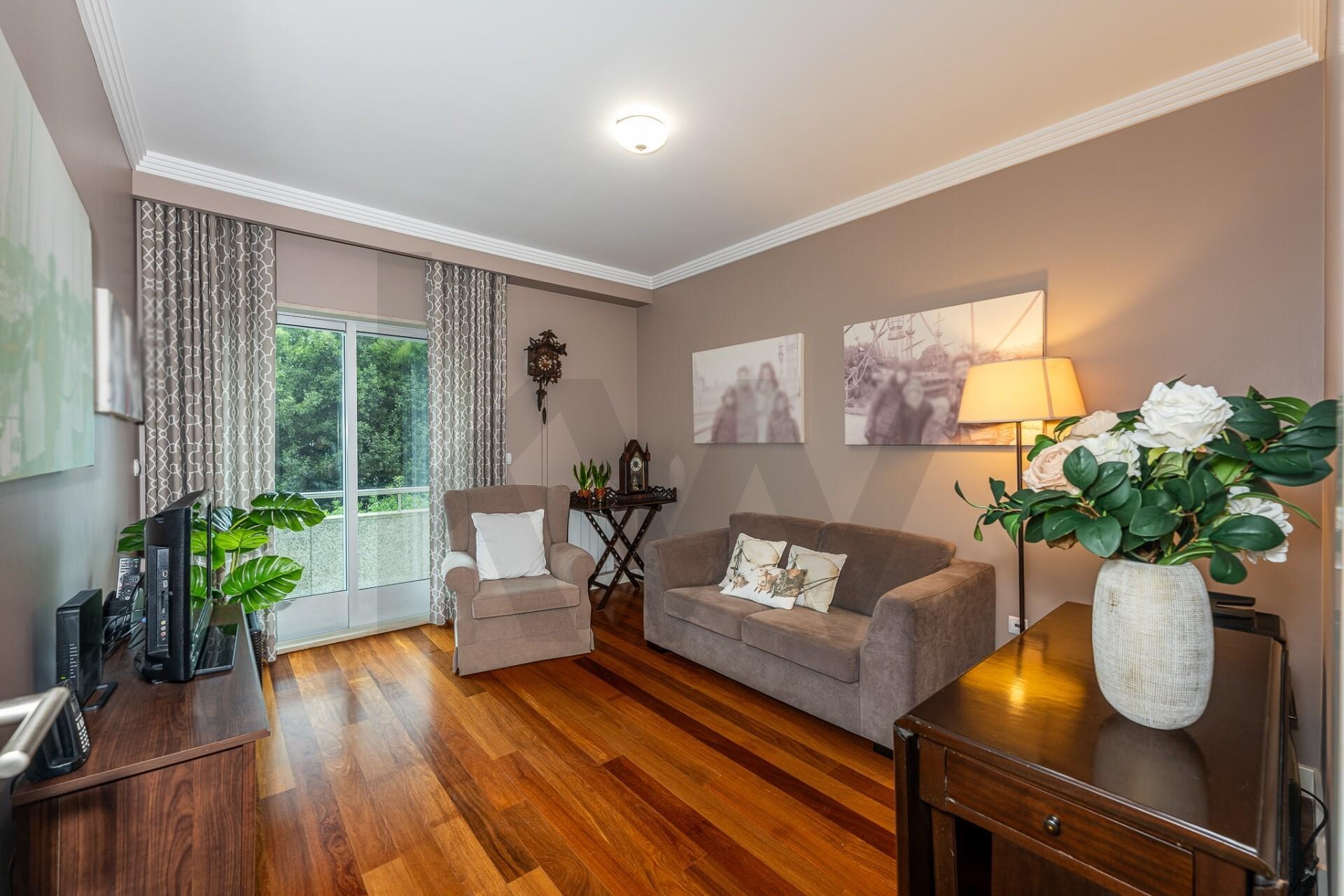 Apartamento T5+ à Venda em Porto - Portugal - 2