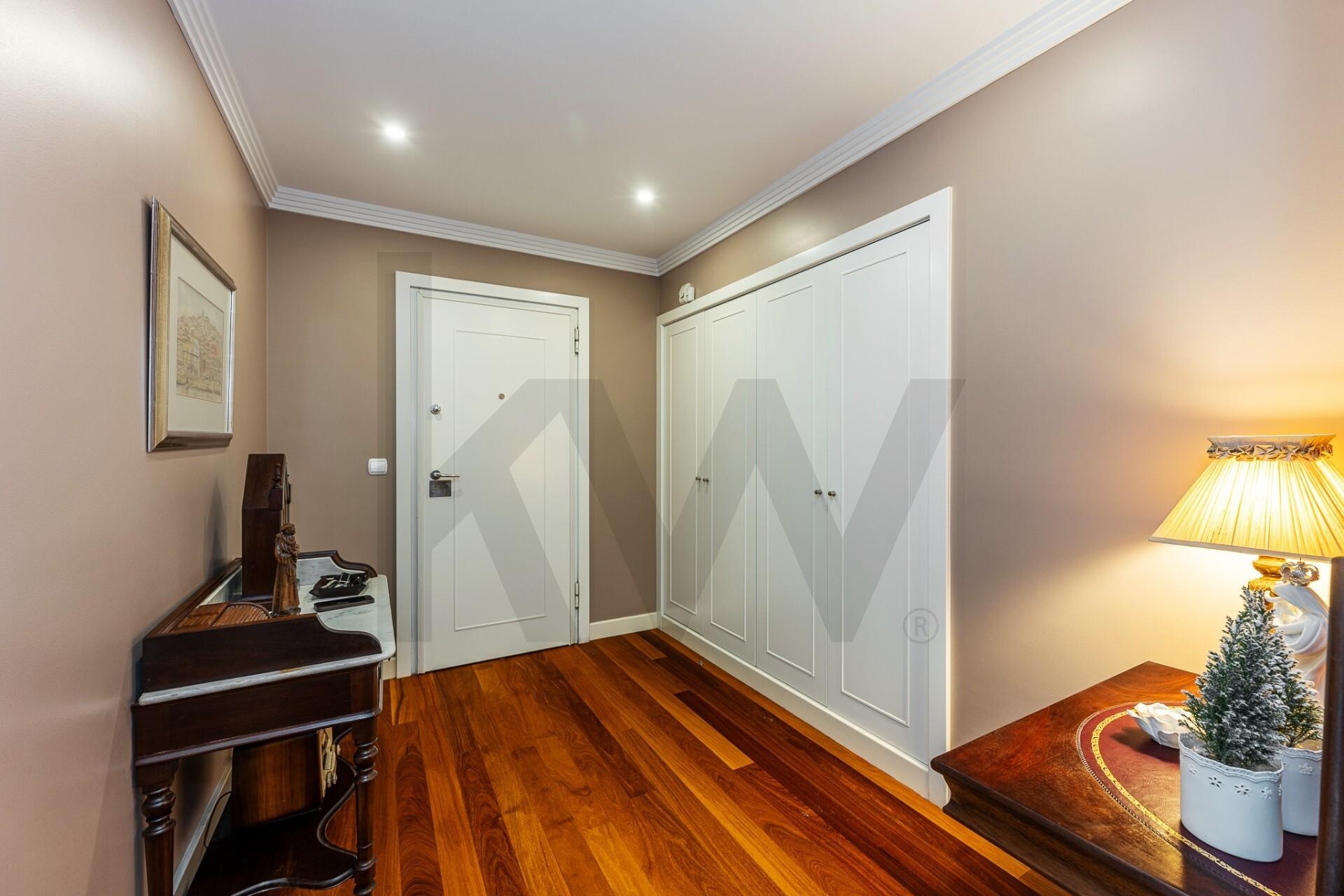 Apartamento T5+ à Venda em Porto - Portugal - 3