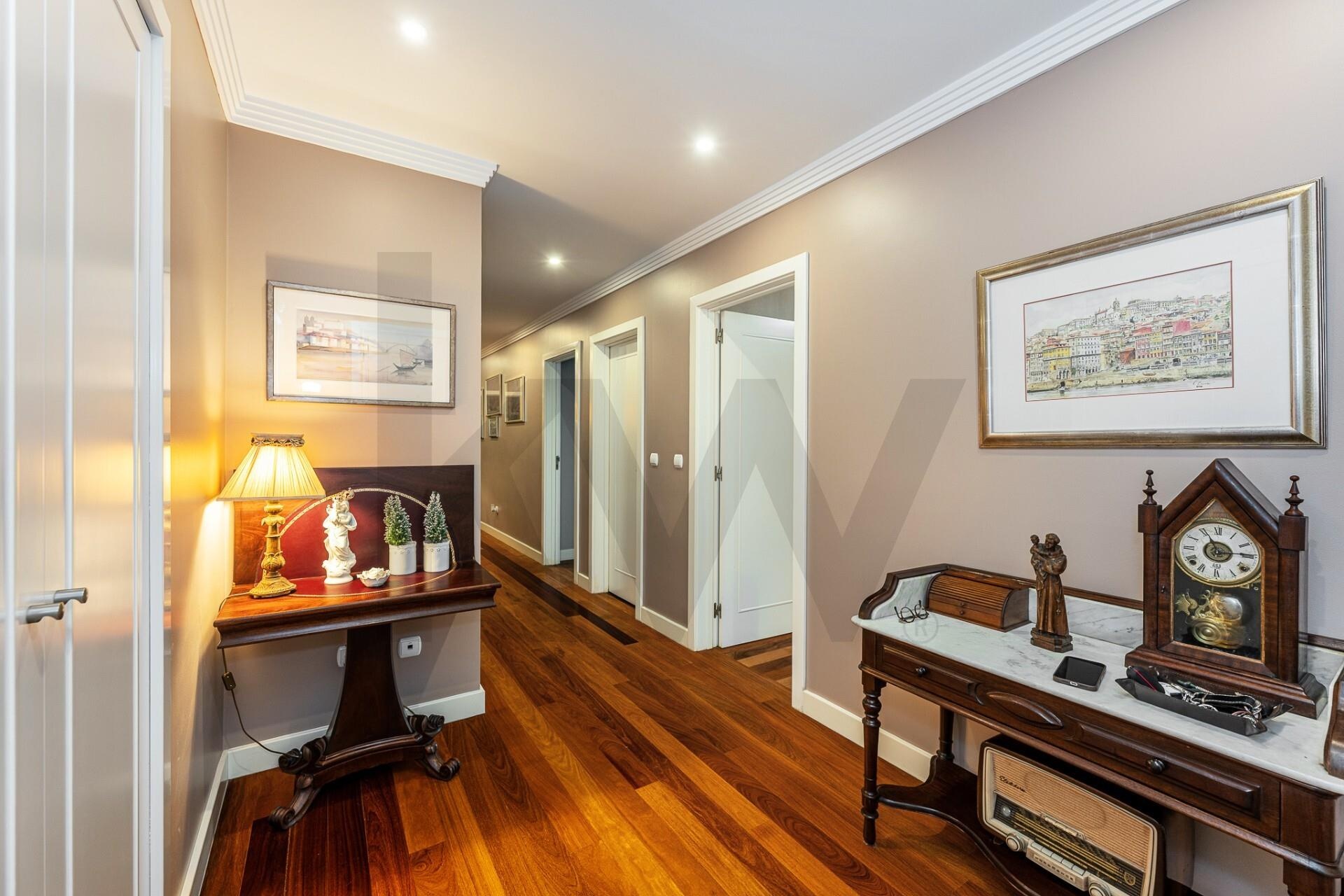 Apartamento T5+ à Venda em Porto - Portugal - 4