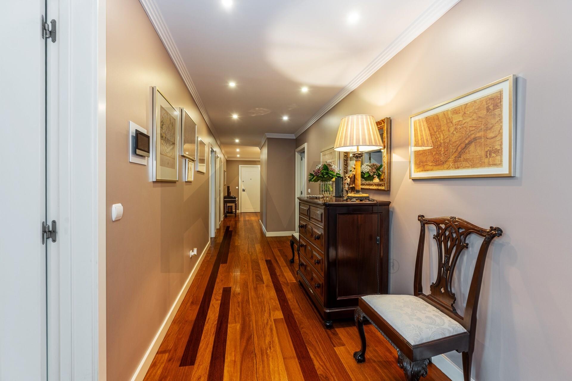 Apartamento T5+ à Venda em Porto - Portugal - 7