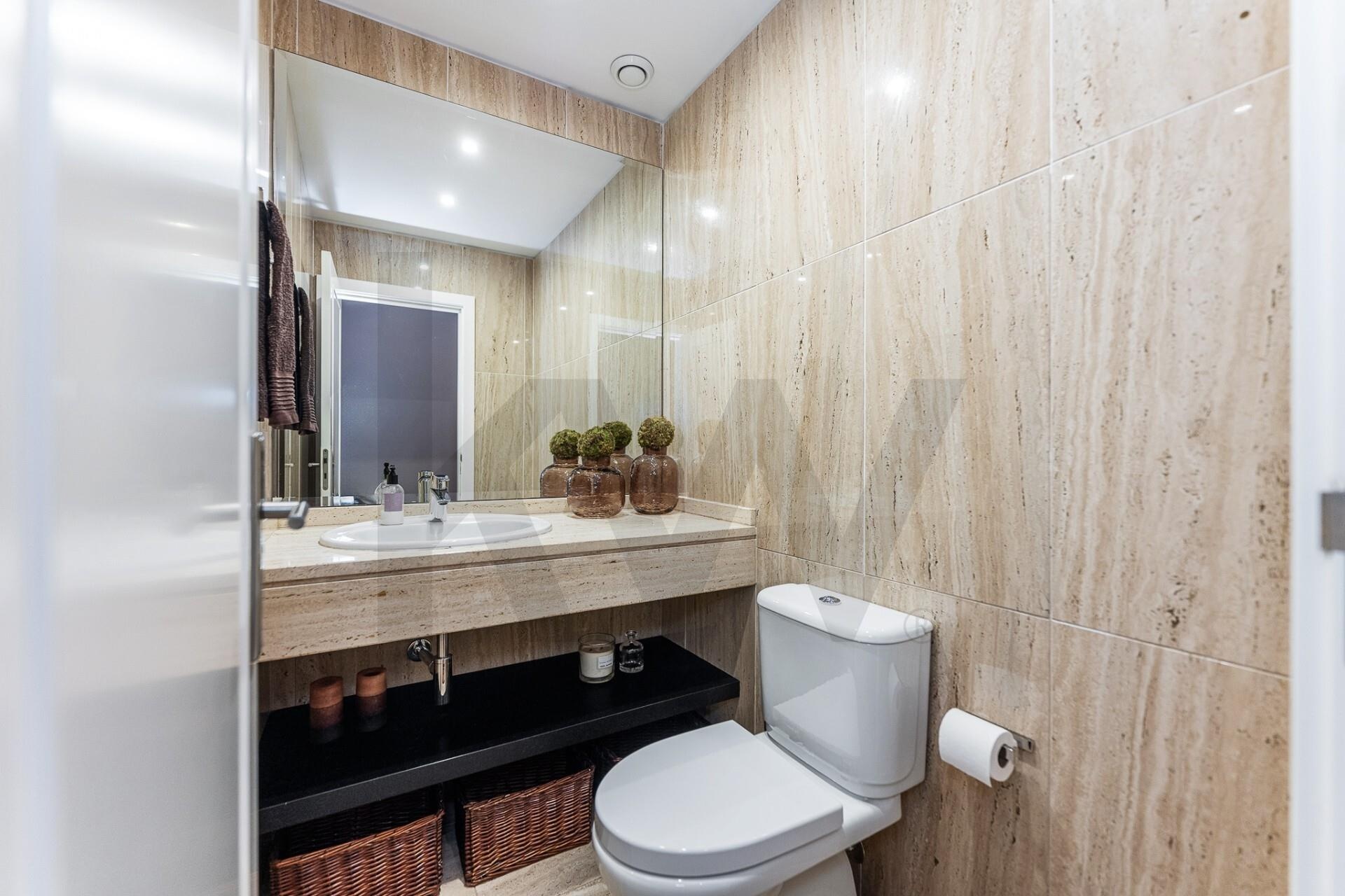 Apartamento T5+ à Venda em Porto - Portugal - 8