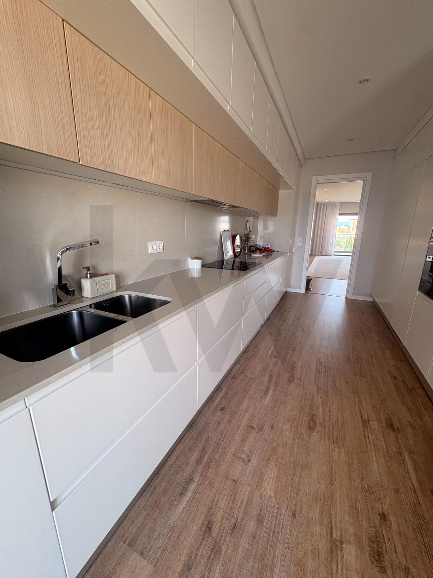 Apartamento T5+ à Venda em Praia da Rocha - Portugal - 6