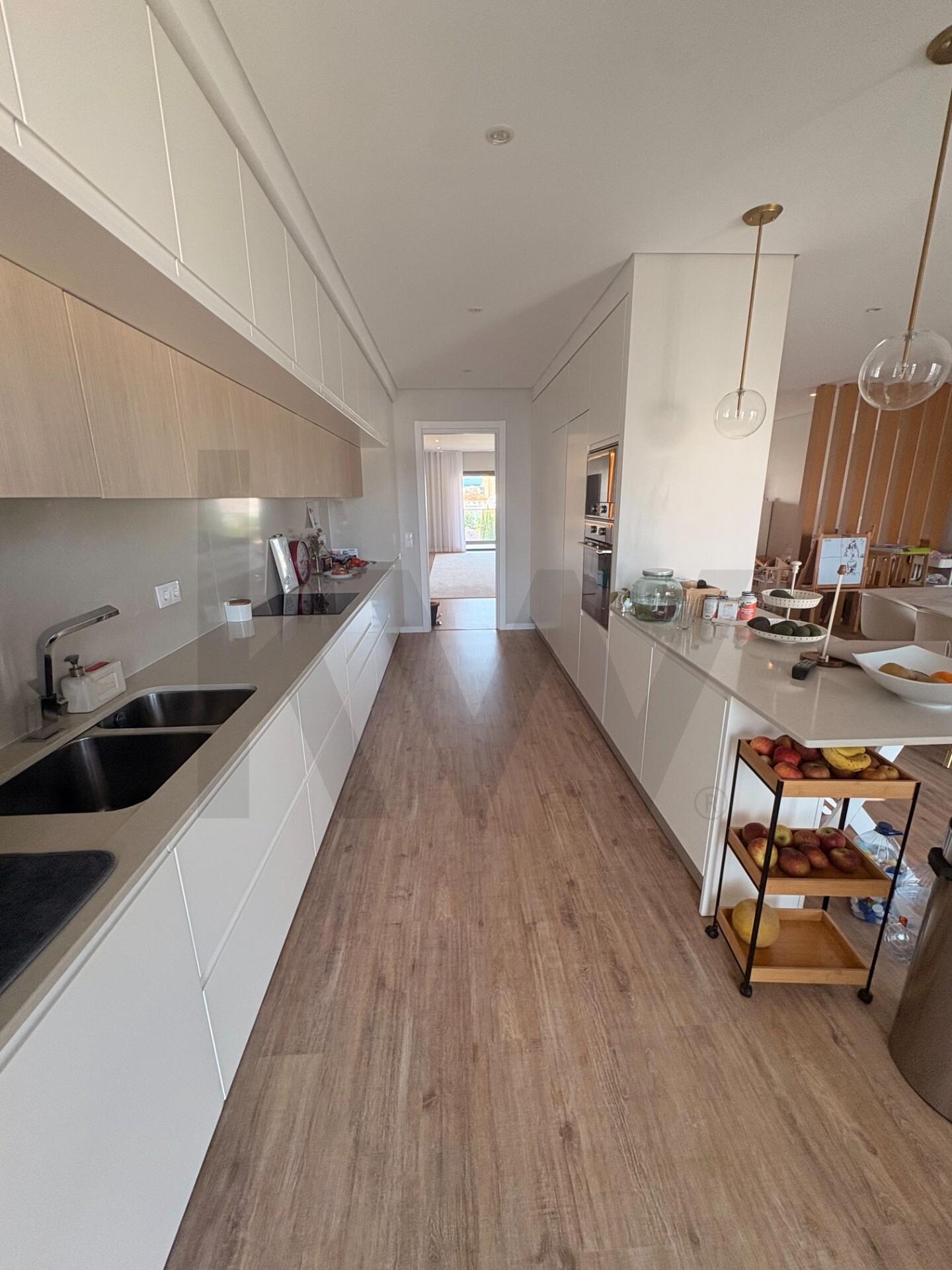 Apartamento T5+ à Venda em Praia da Rocha - Portugal - 8