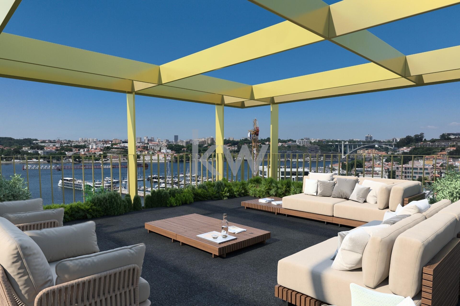 Apartamento T5+ à Venda em Vila Nova de Gaia - Portugal - 8