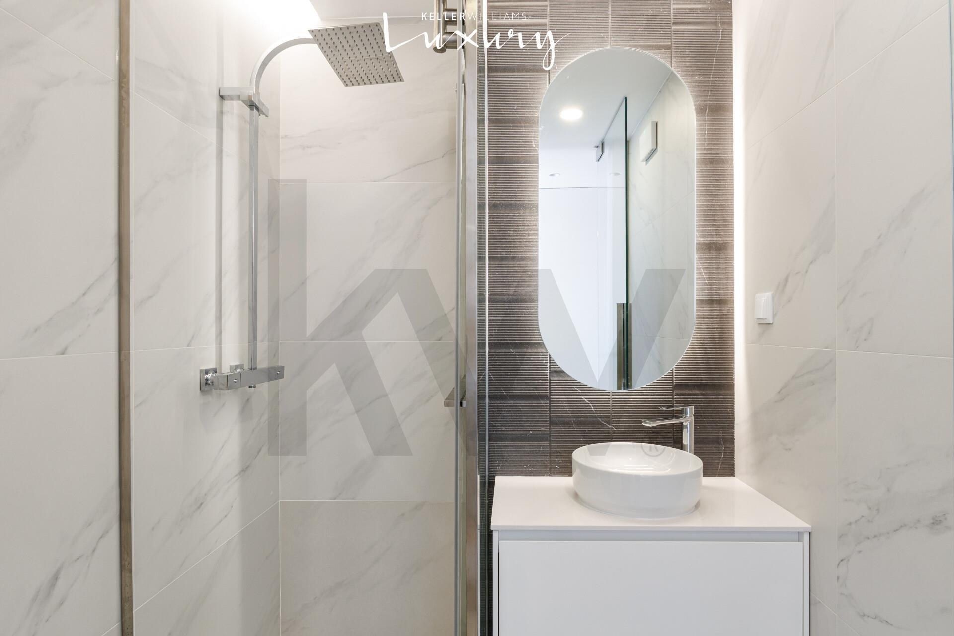 Apartamento T5+ à Venda em Almada - Setúbal - Portugal - 8
