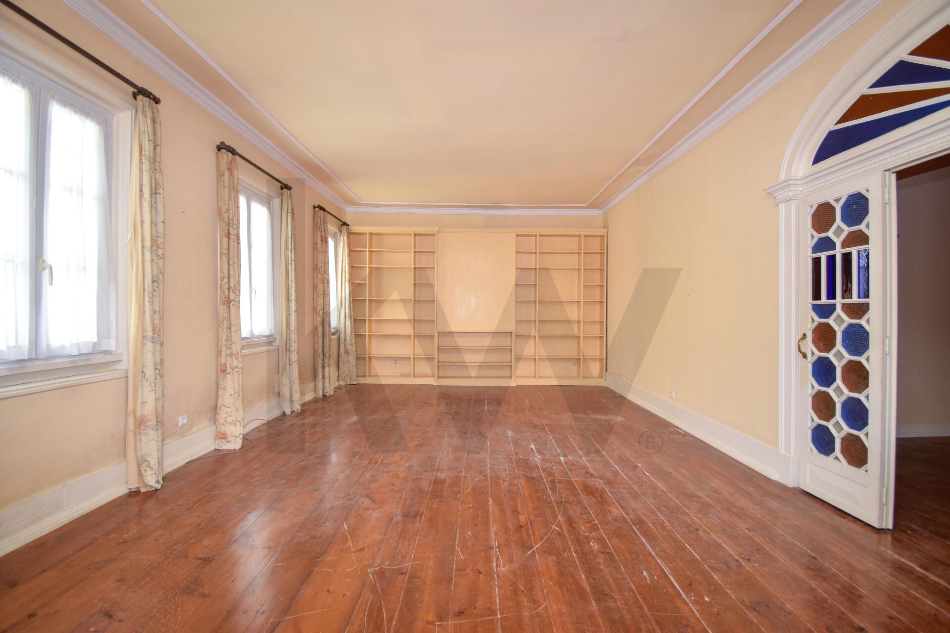 5 Bedroom Home for Sale in Lisbon - Portugal - 2