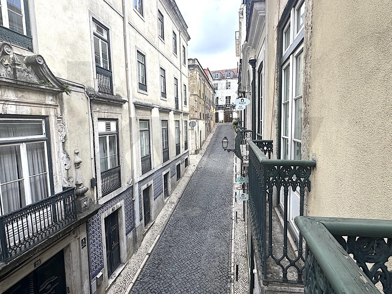 5 Bedroom Home for Sale in Lisbon - Portugal - 8