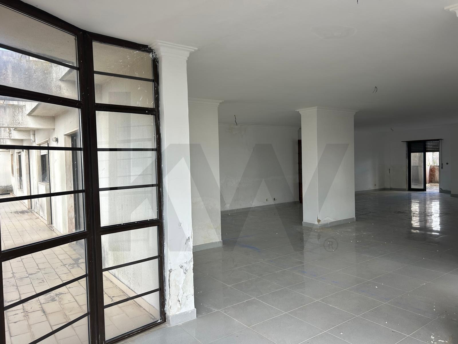 Apartamento T5+ à Venda em Mem Martins - Lisboa - Portugal - 5