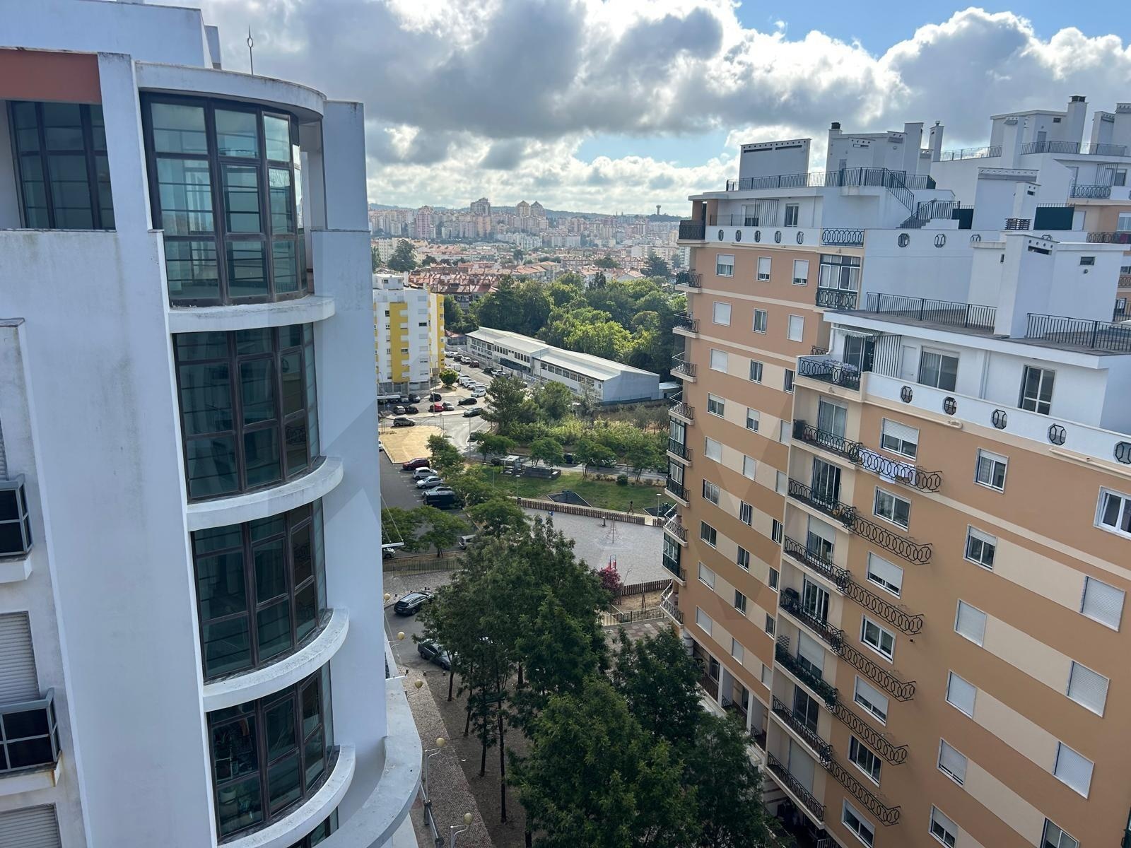 Apartamento T5+ à Venda em Mem Martins - Lisboa - Portugal - 6