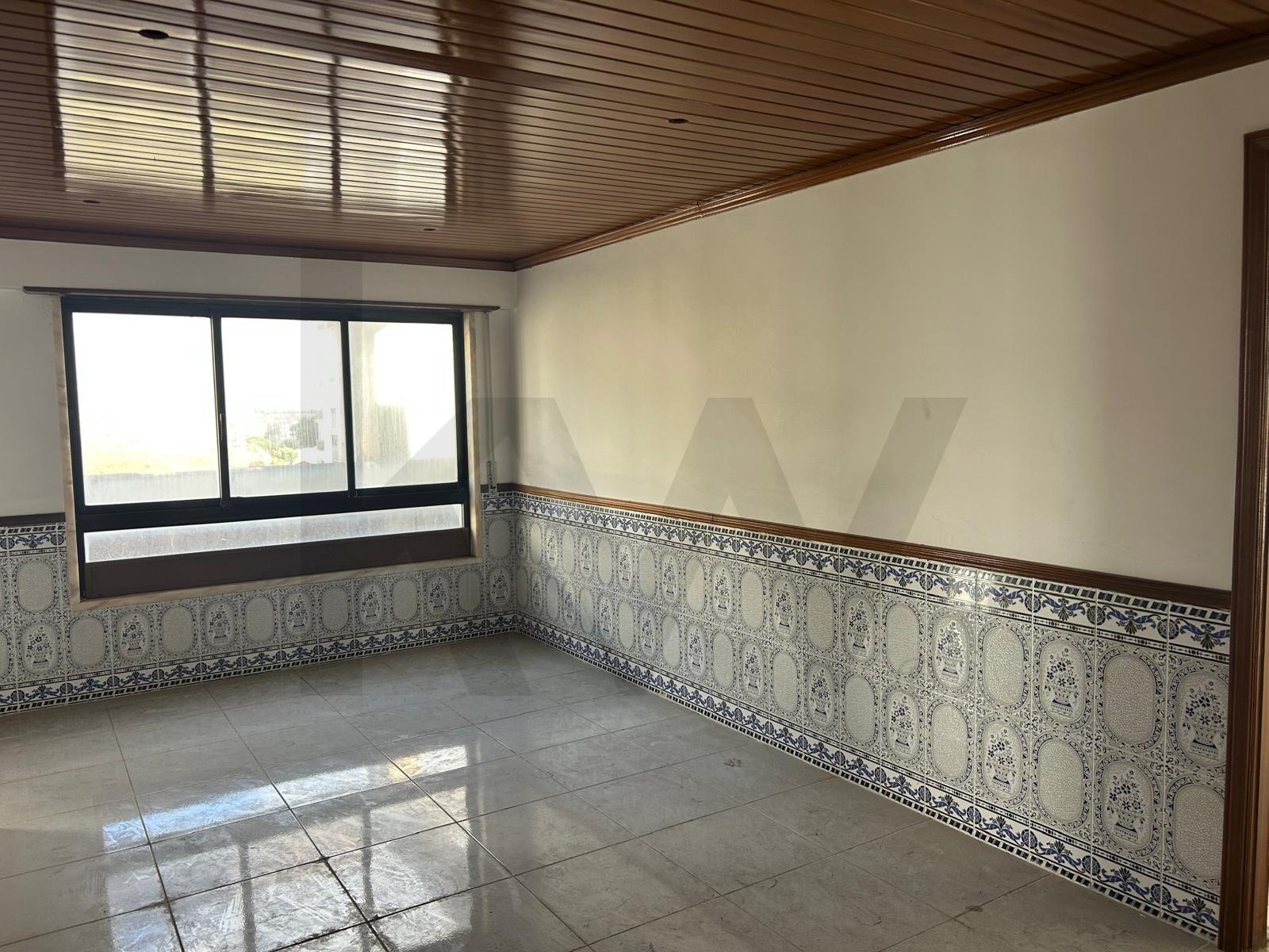 Apartamento T5+ à Venda em Mem Martins - Lisboa - Portugal - 8