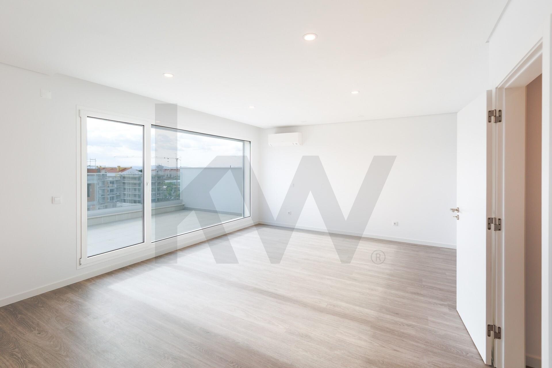 Apartamento T5+ à Venda em Montijo - Setúbal - Portugal - 3