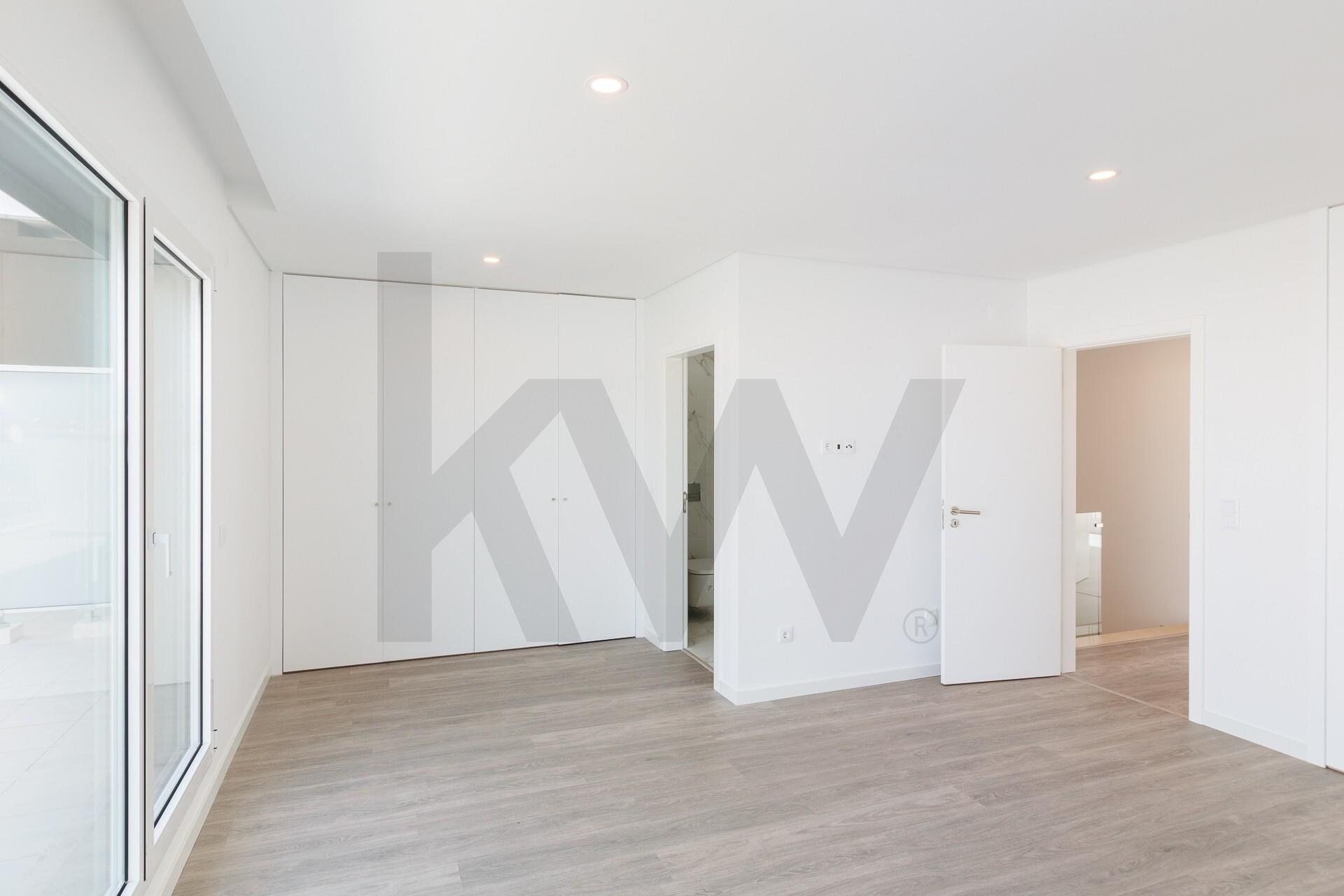 Apartamento T5+ à Venda em Montijo - Setúbal - Portugal - 8
