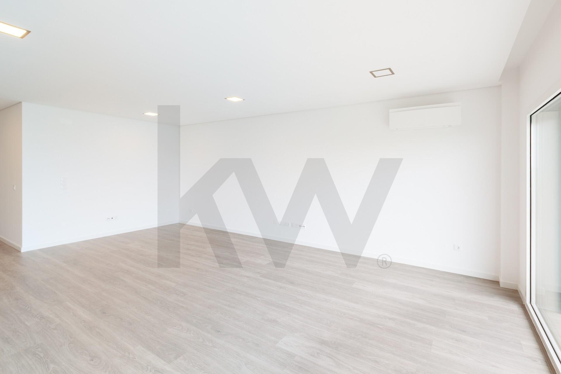 Apartamento T5+ à Venda em Montijo - Setúbal - Portugal - 7
