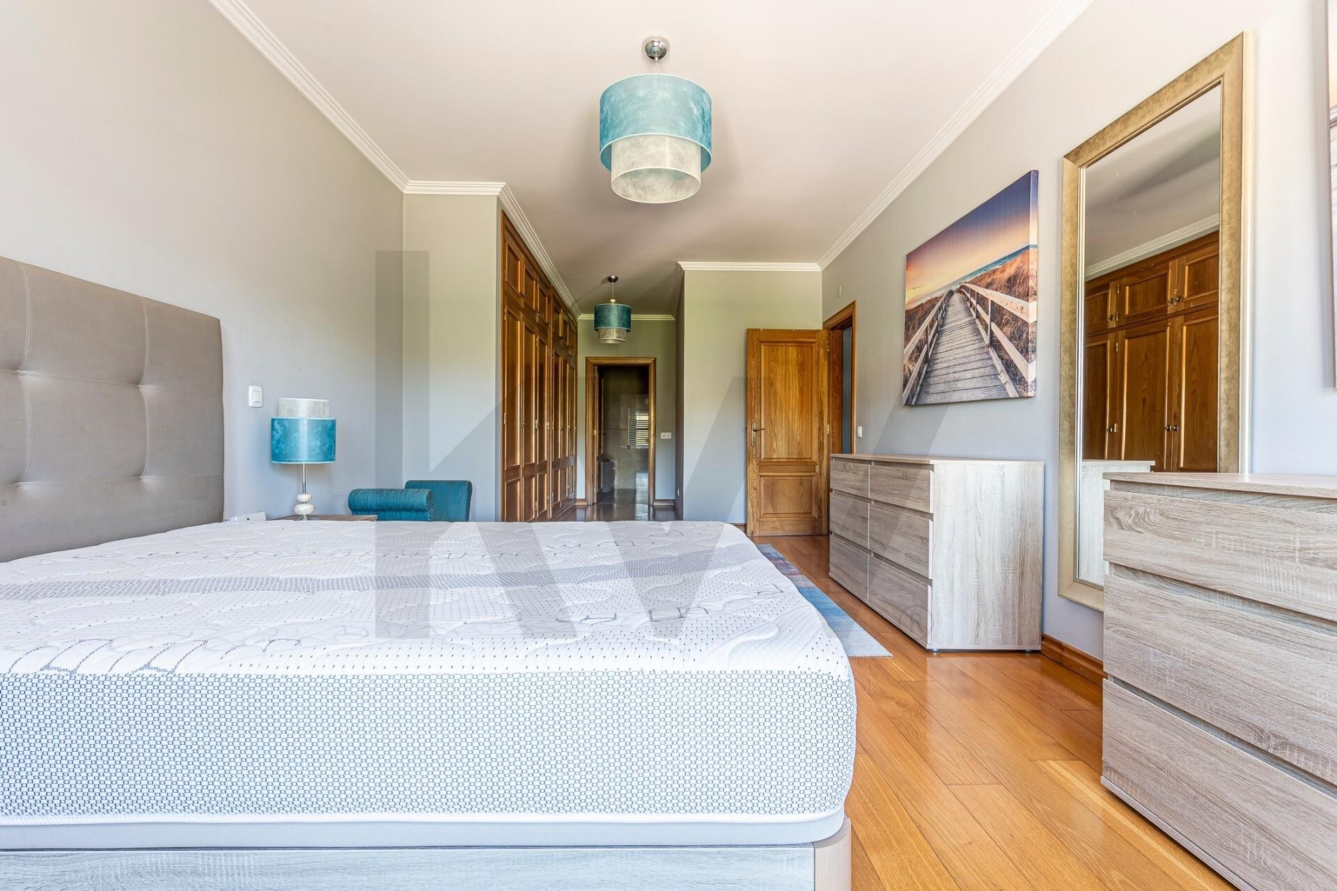 Apartamento T5+ à Venda em Setúbal - Portugal - 4
