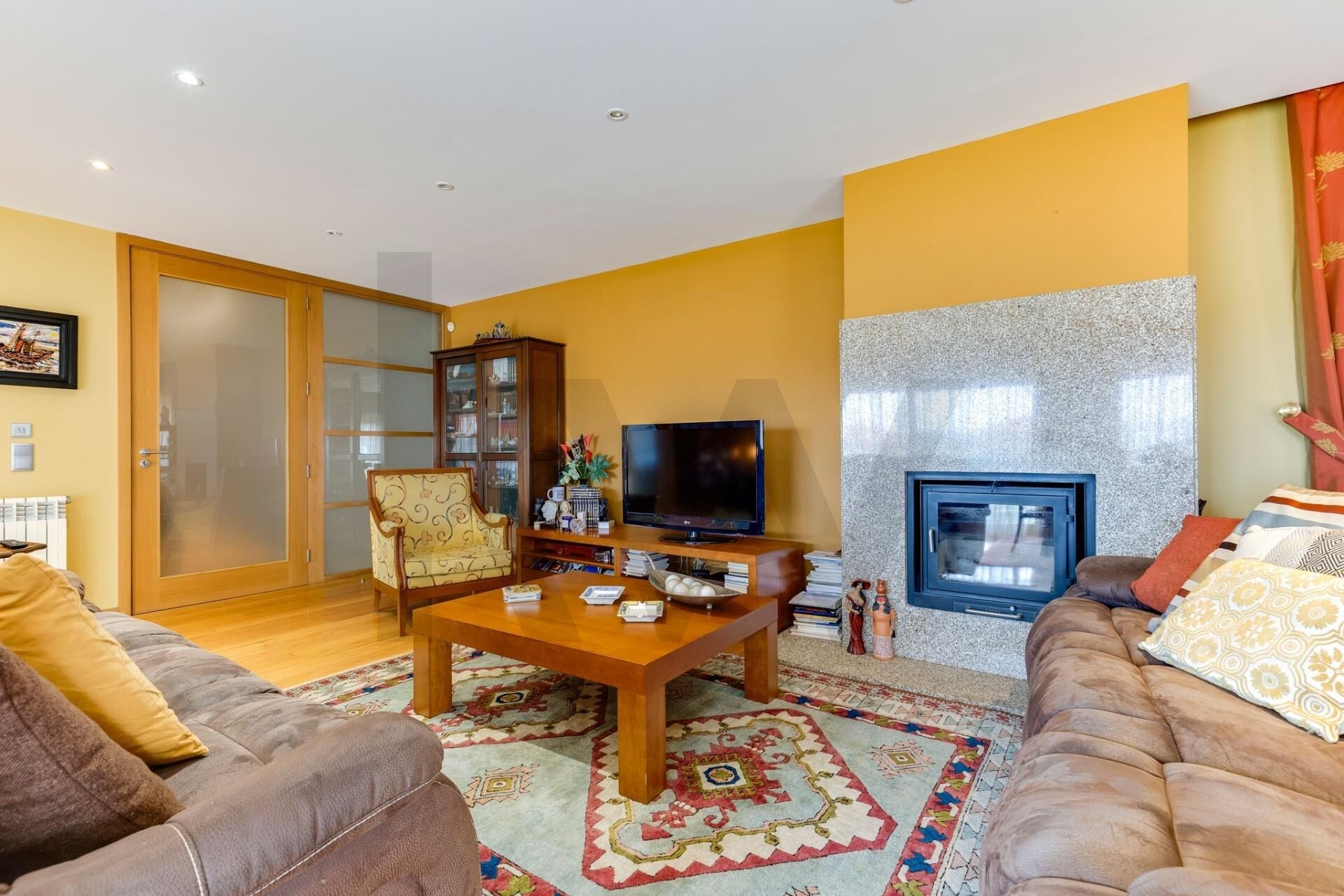 Apartamento T5+ à Venda em Vila Nova de Gaia - 3