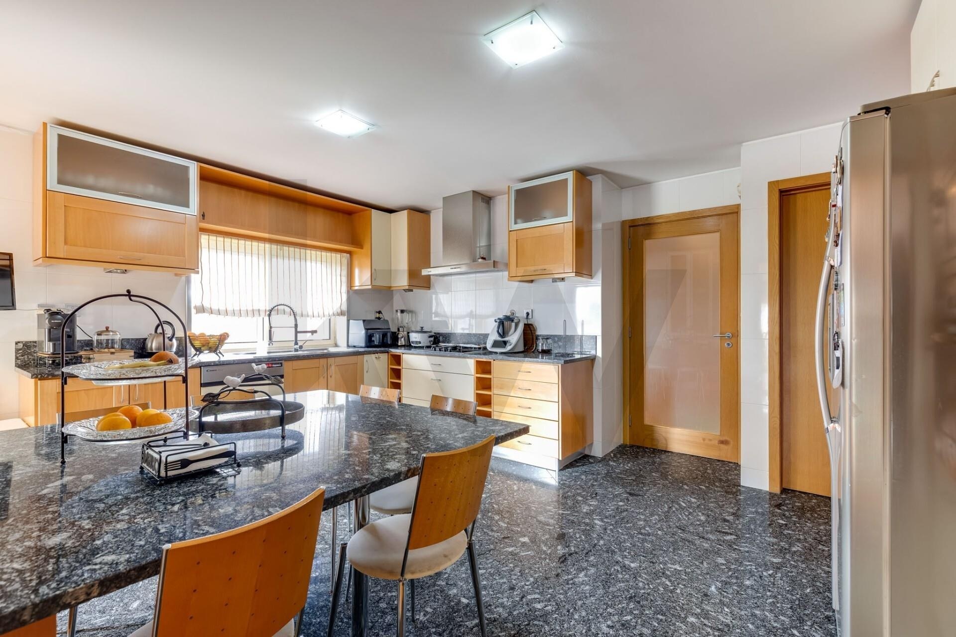 Apartamento T5+ à Venda em Vila Nova de Gaia - 4