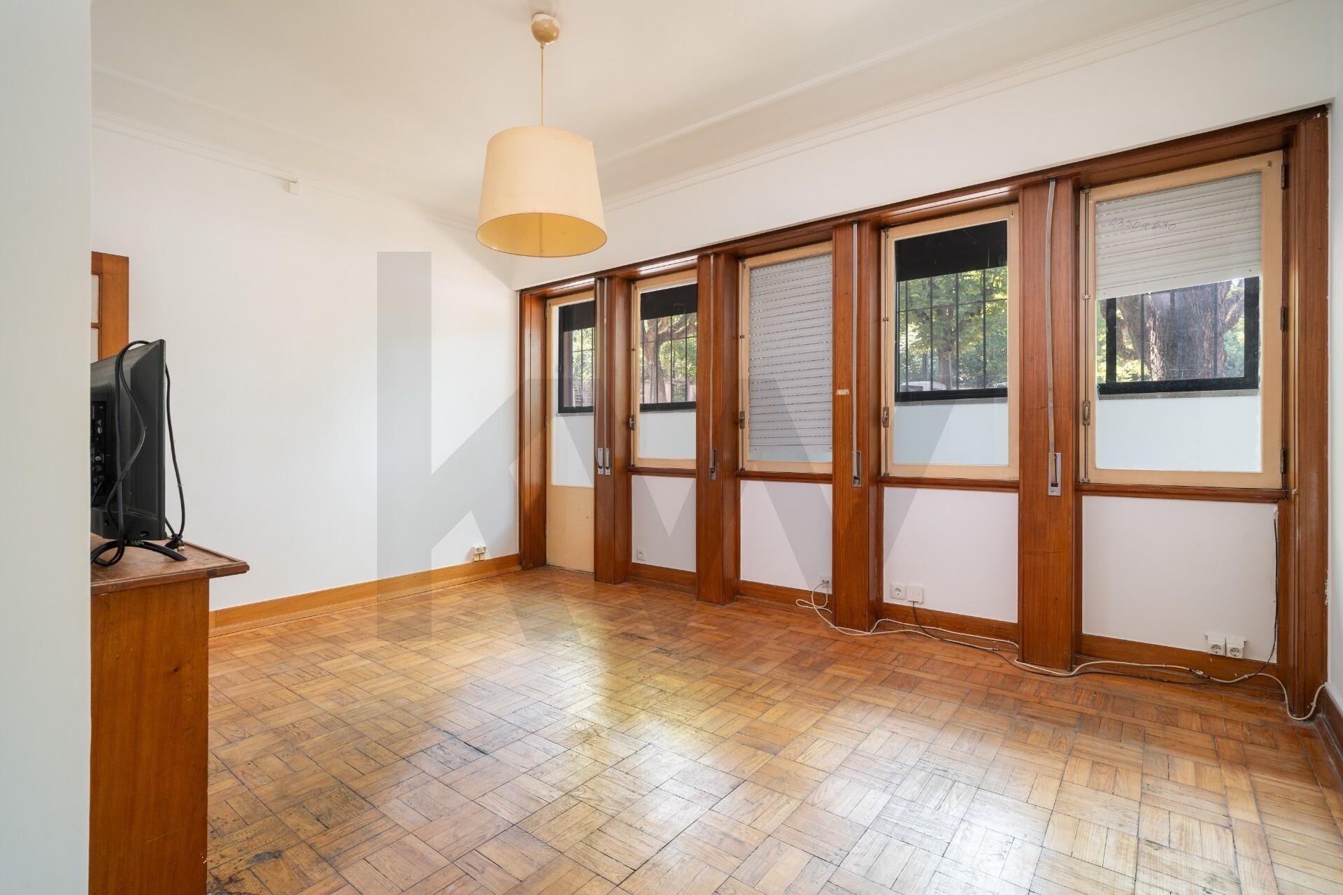 Apartamento T8 à Venda em Coimbra - Portugal - 1