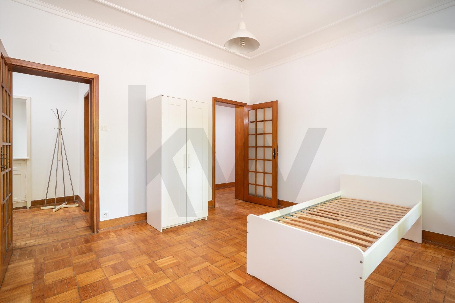 Apartamento T8 à Venda em Coimbra - Portugal - 8