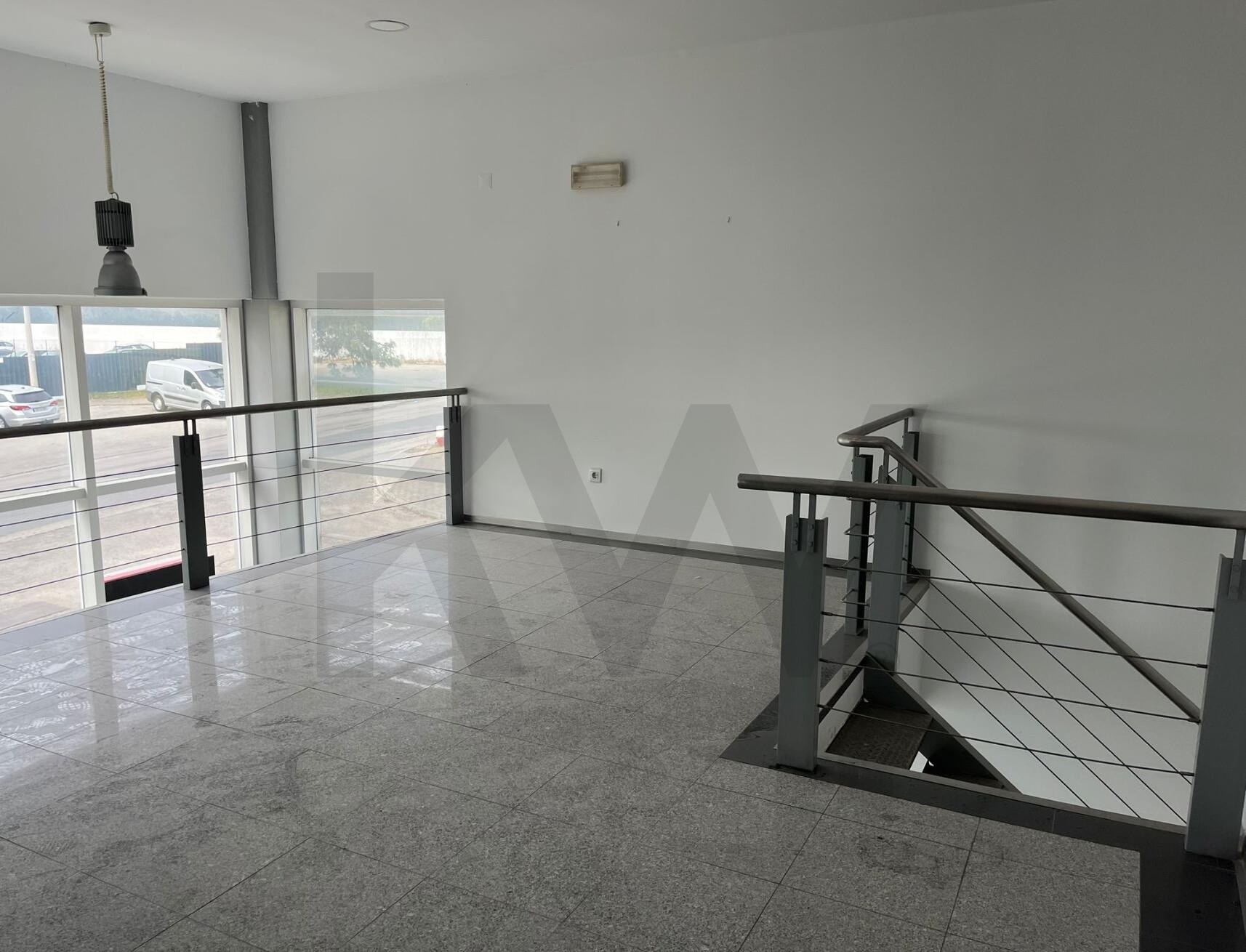 Armazém à Venda em Barreiro - Setúbal - Portugal - 8