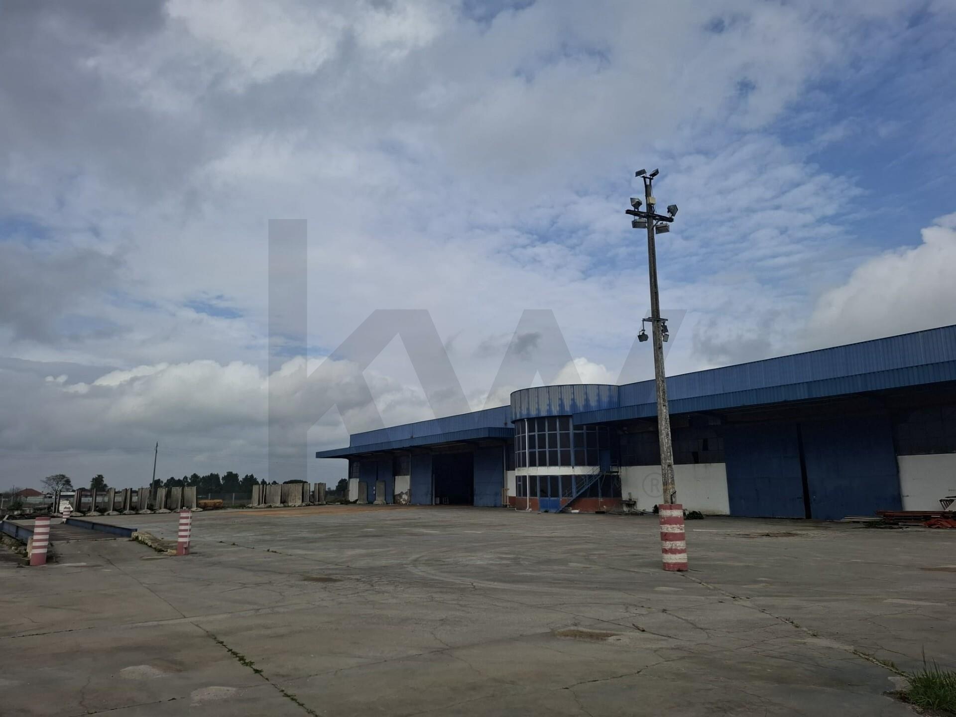 Armazém  à Venda em Montijo - Setúbal - Portugal - 3