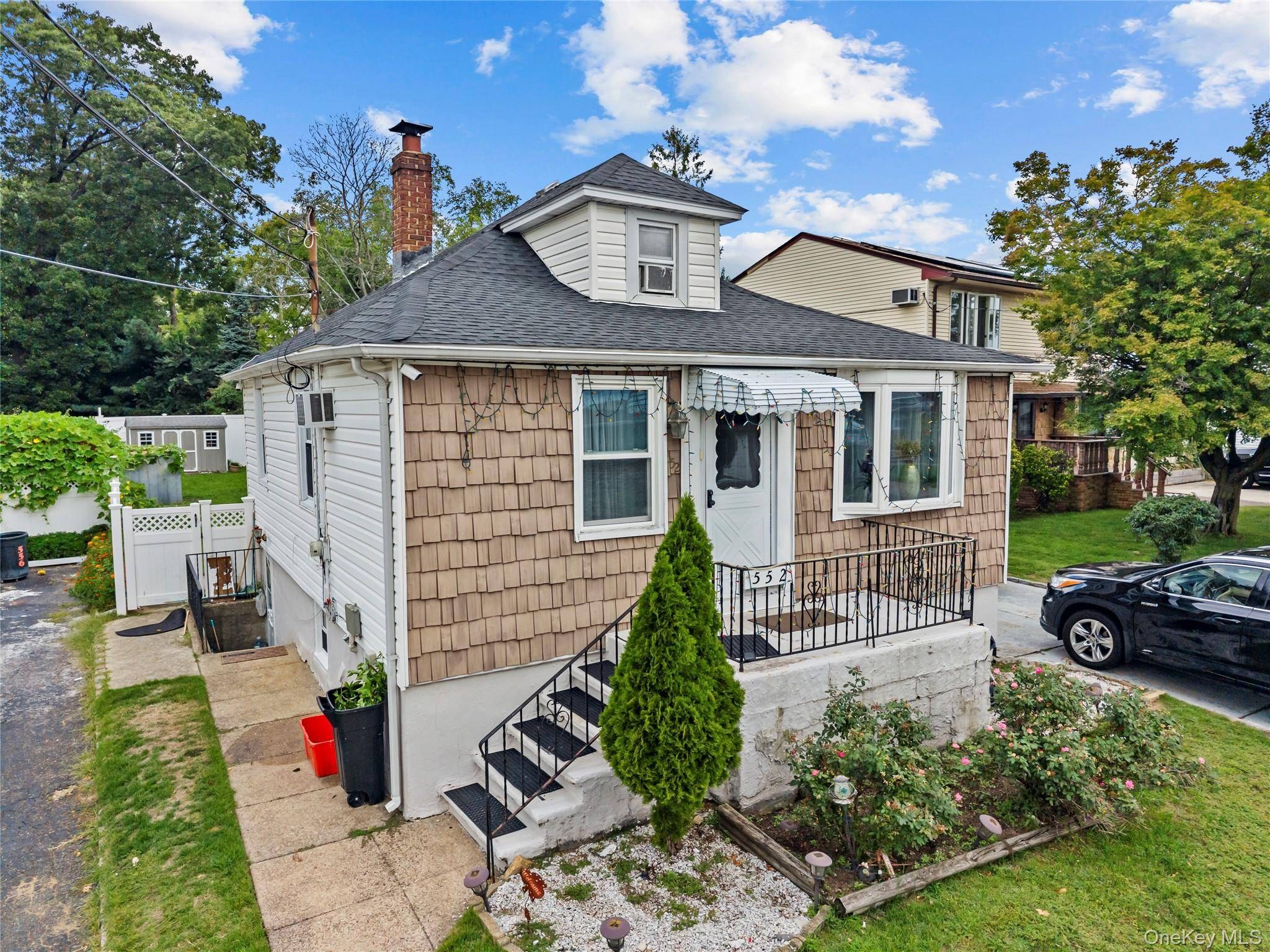 Casa à Venda em Elmont - Nova Iorque - EUA - 1