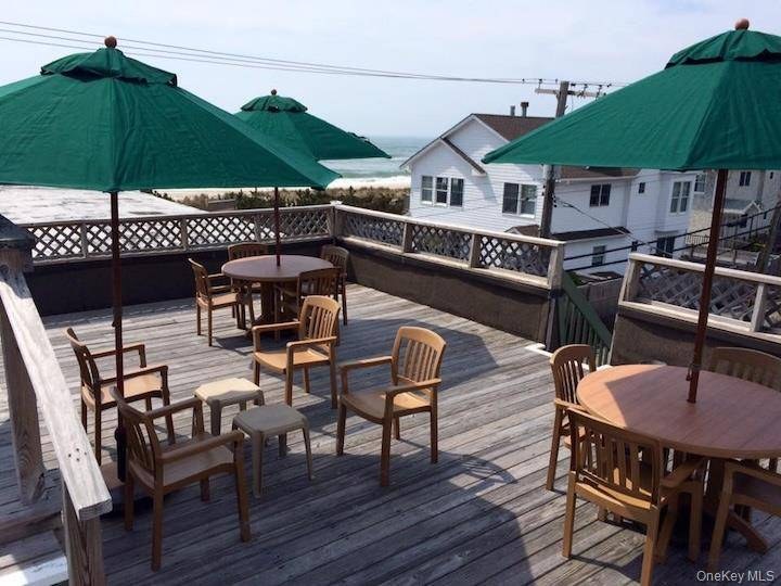 Casa com 0 Quartos à Venda em Cherry Grove - Nova Iorque - EUA - 2