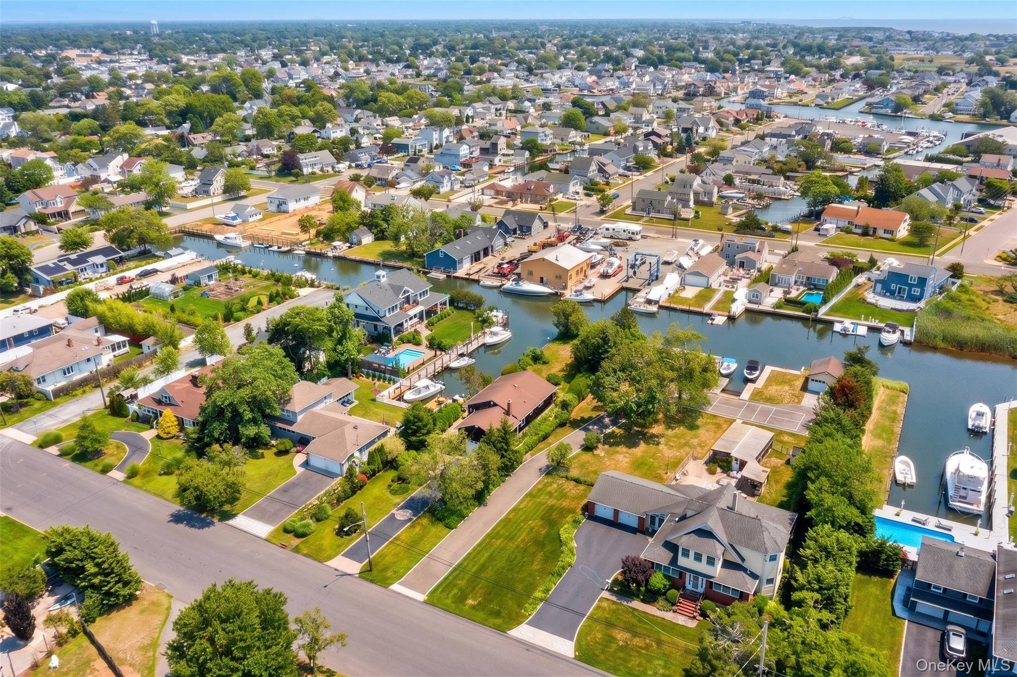 Casa com 1 Quartos à Venda em Amityville - Nova Iorque - EUA - 2
