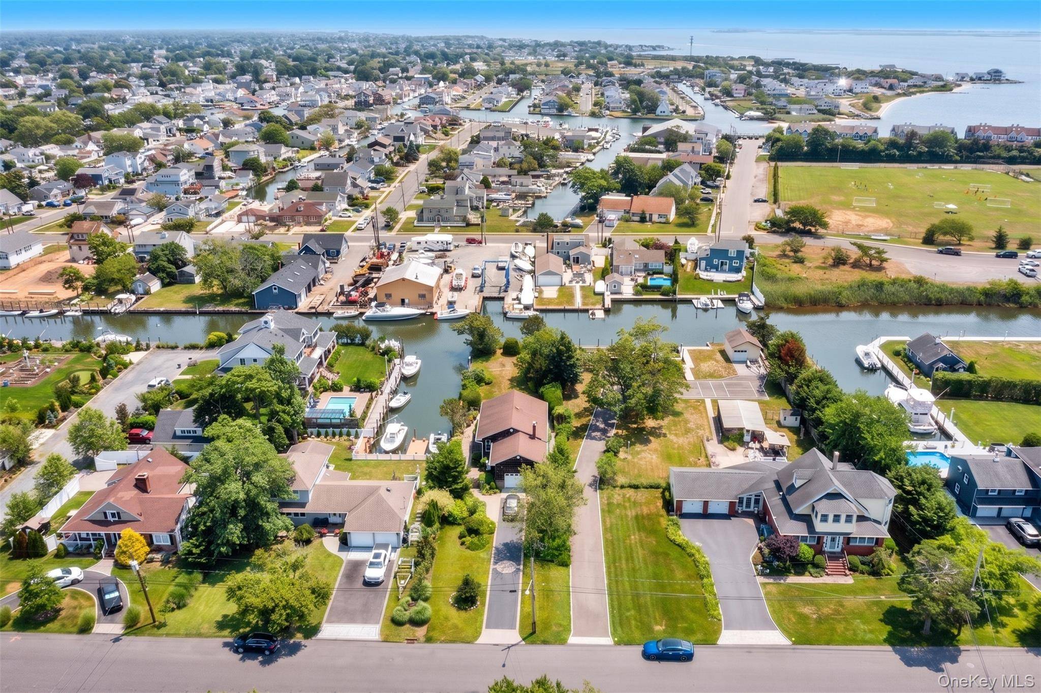 Casa com 1 Quartos à Venda em Amityville - Nova Iorque - EUA - 3