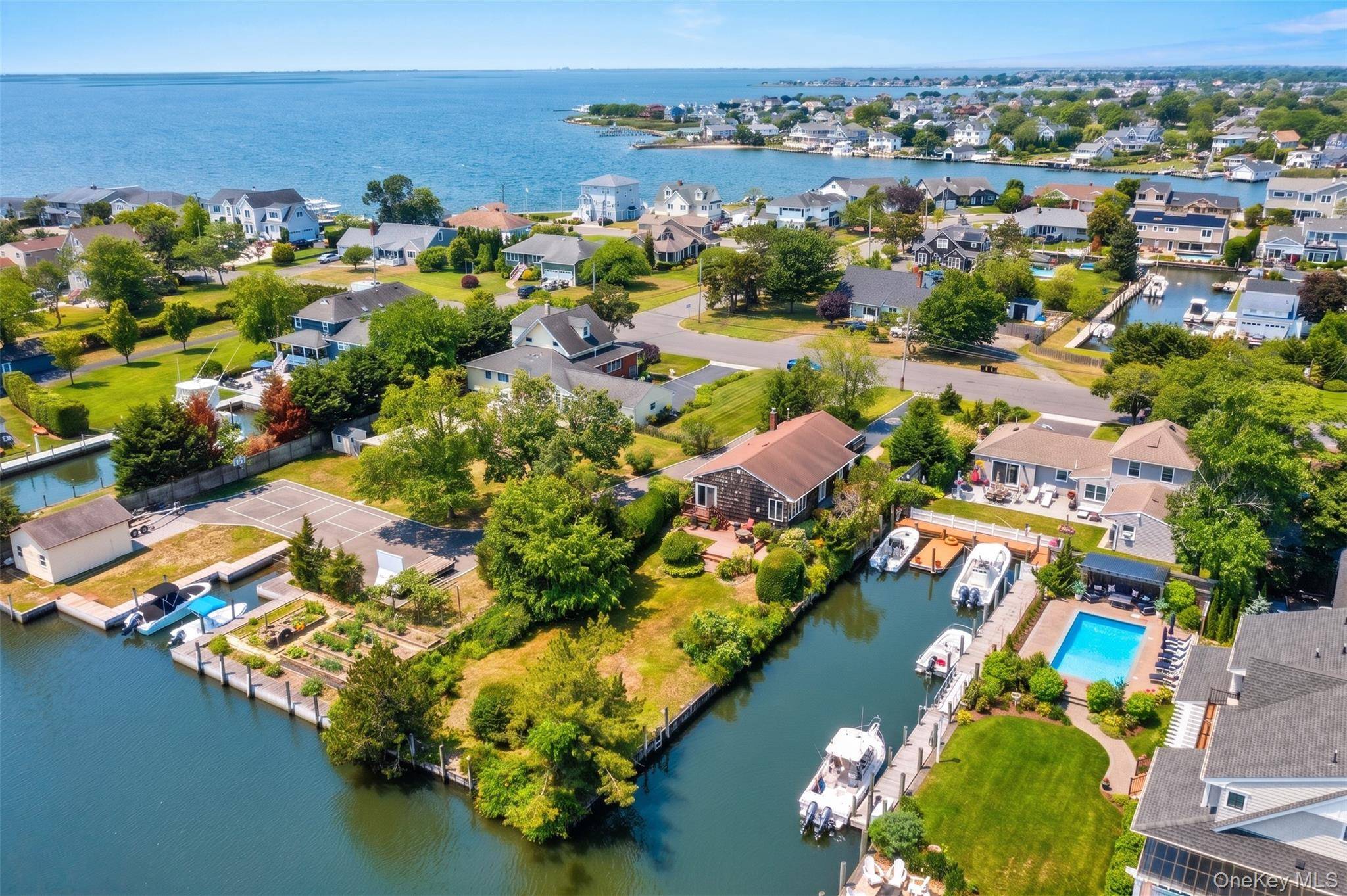 Casa com 1 Quartos à Venda em Amityville - Nova Iorque - EUA - 4