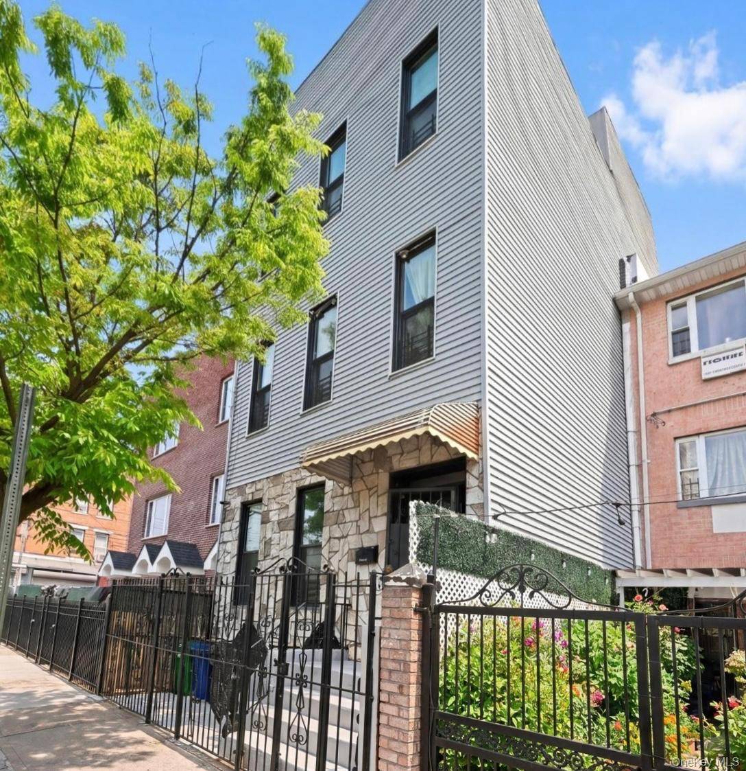 Casa com 10 Quartos à Venda em Brooklyn - Nova Iorque - EUA - 1