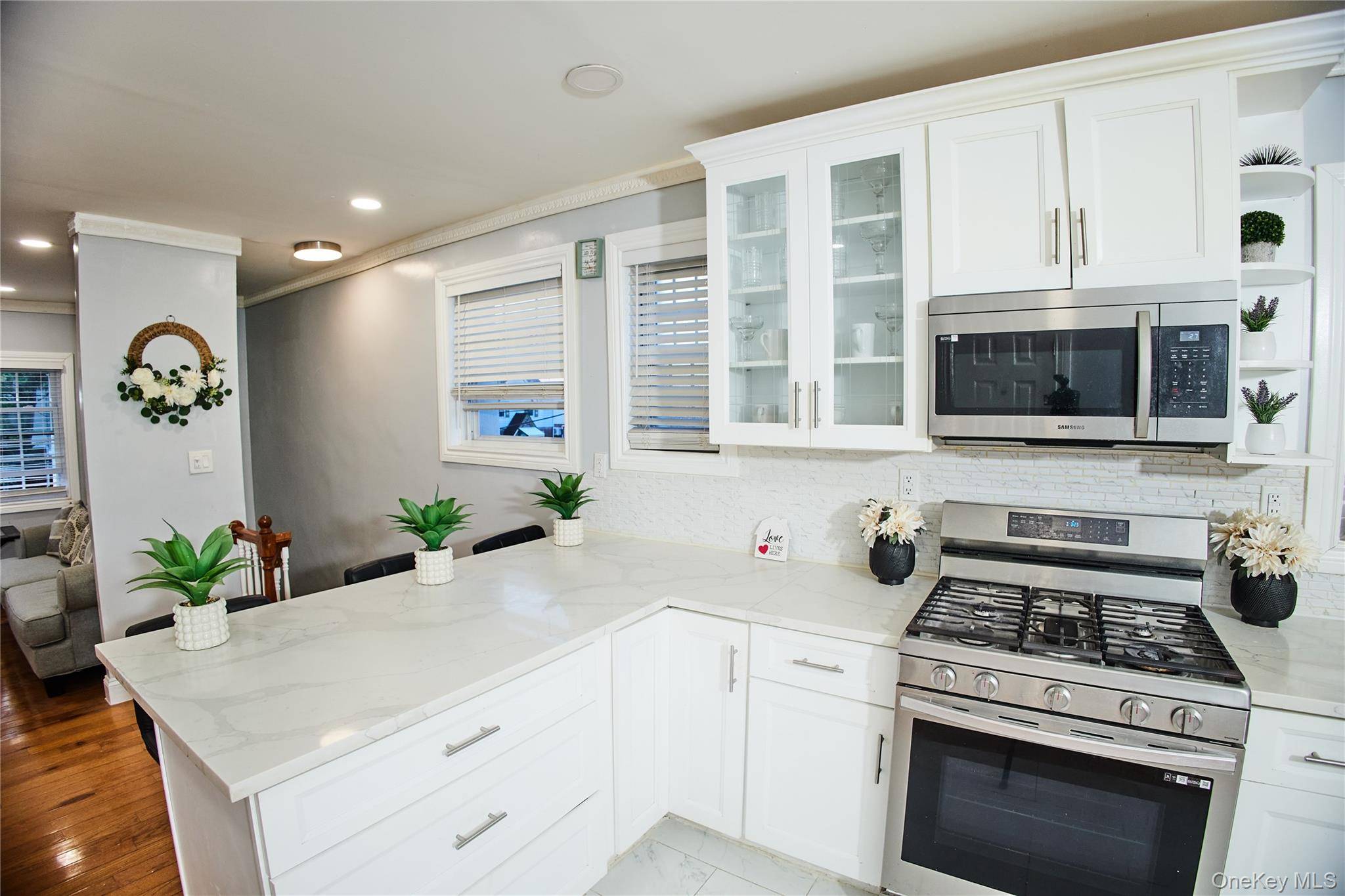 Casa com 10 Quartos à Venda em Cambria Heights - Nova Iorque - EUA - 8