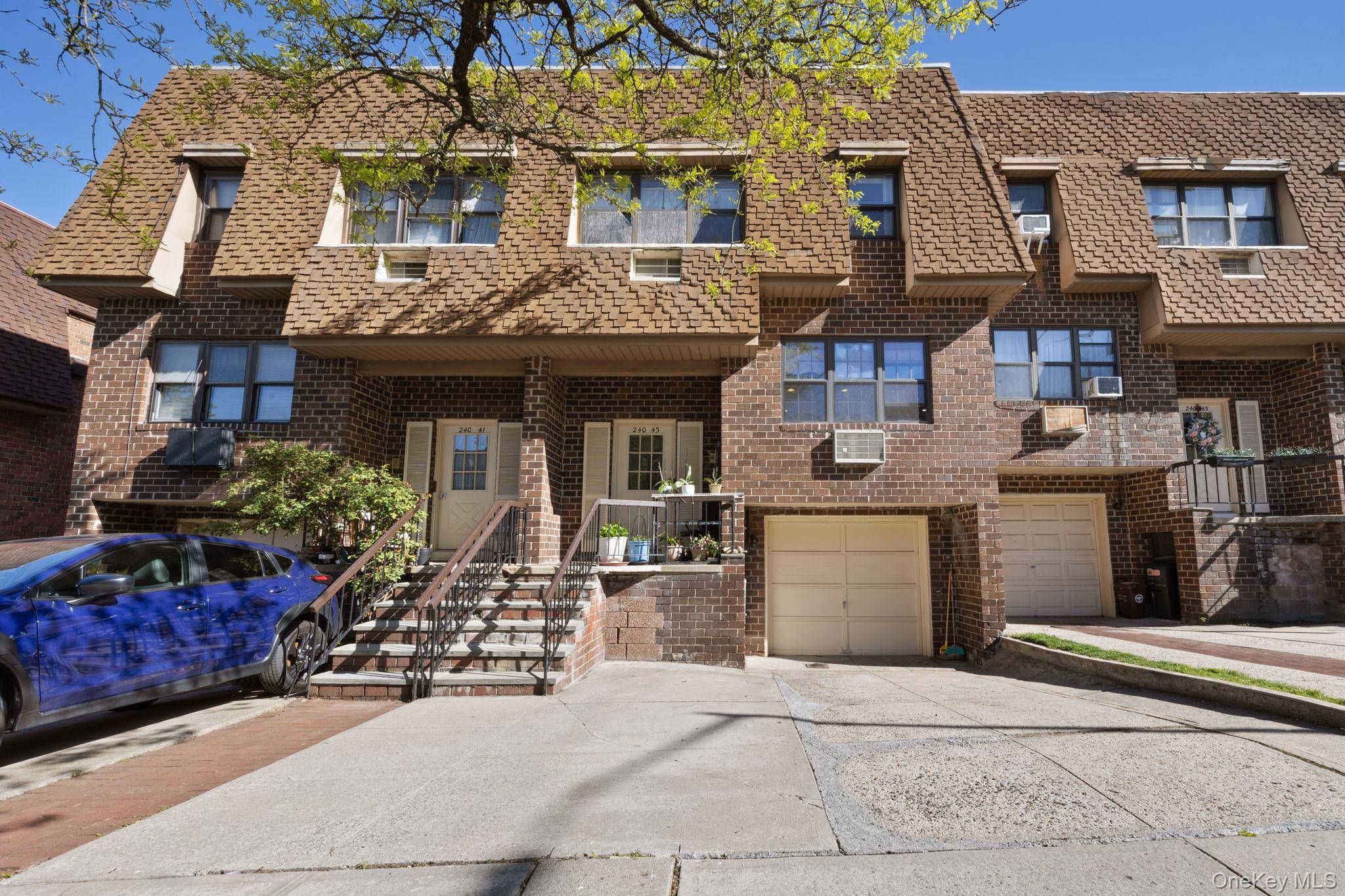 Casa de 10 Dormitorios en Venta en Douglaston - Nueva York - EE. UU. - 1