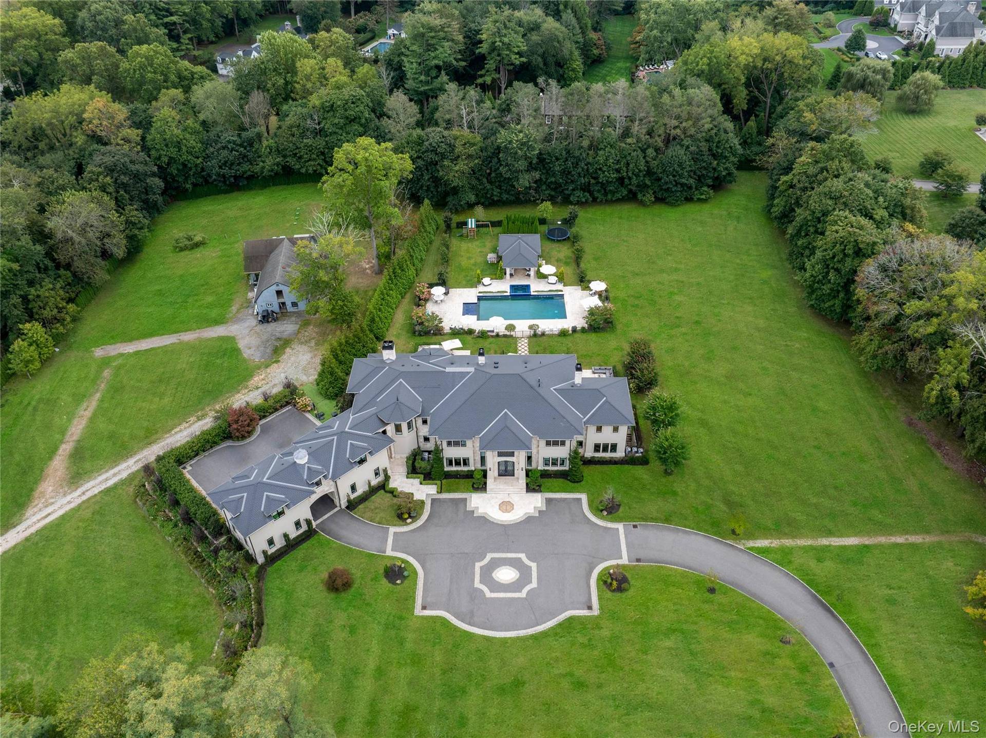 Home con 10 Dormitorios en Venta en Old Brookville - NY - EE. UU. - 4