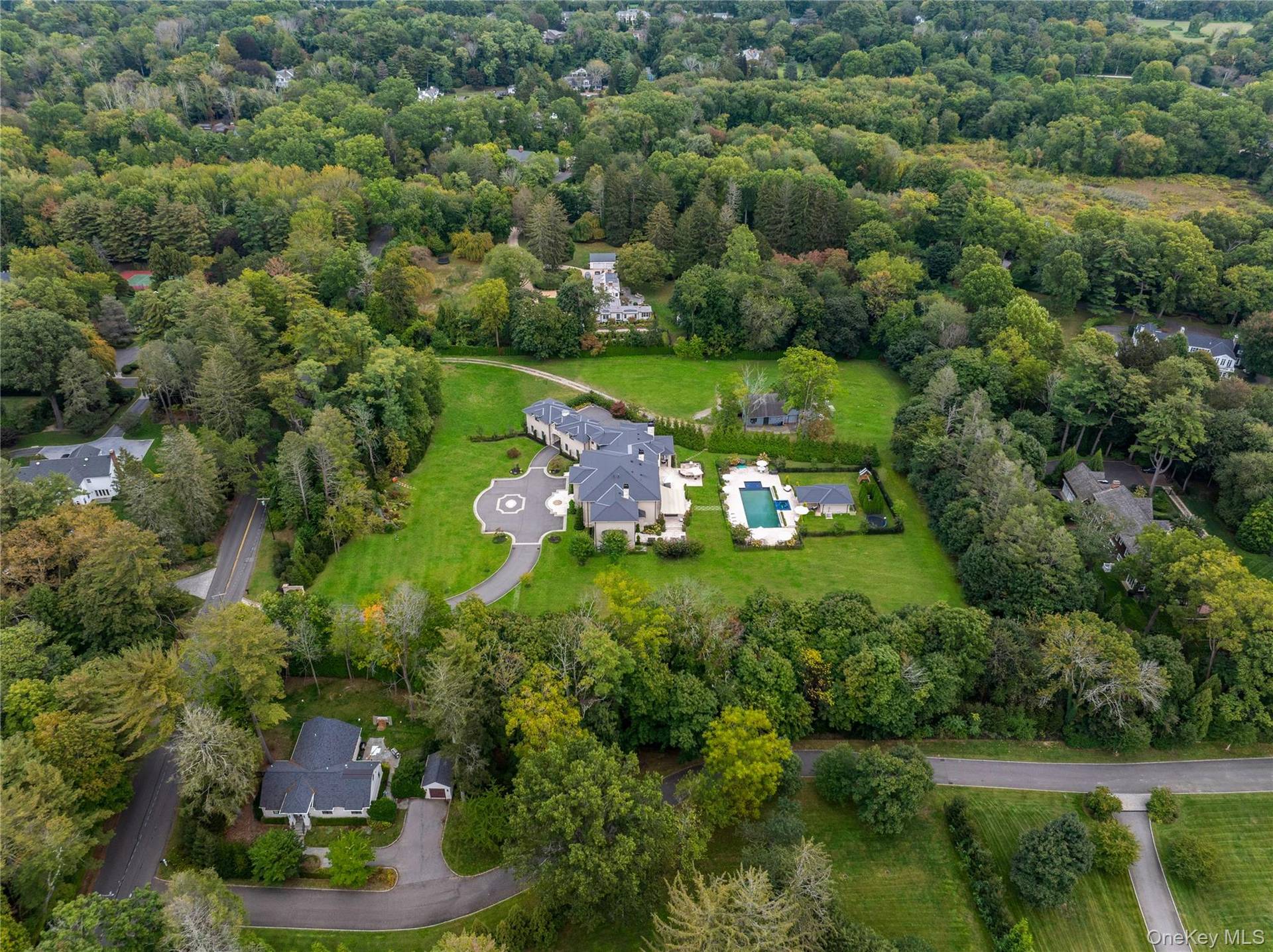 Home con 10 Dormitorios en Venta en Old Brookville - NY - EE. UU. - 5
