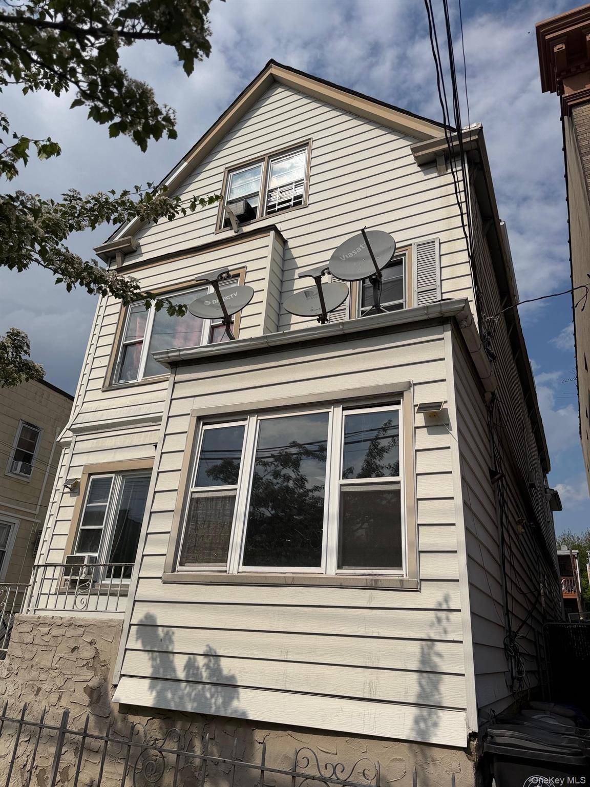 Casa com 11 Quartos à Venda em Bronx - Nova Iorque - EUA - 2