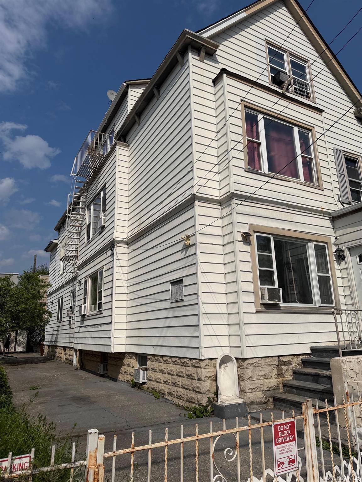 Casa com 11 Quartos à Venda em Bronx - Nova Iorque - EUA - 3