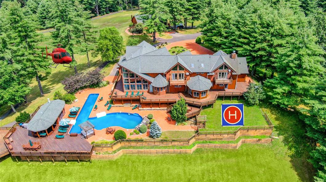 12 Bedroom Home for Sale in Monticello - NY - USA - 1
