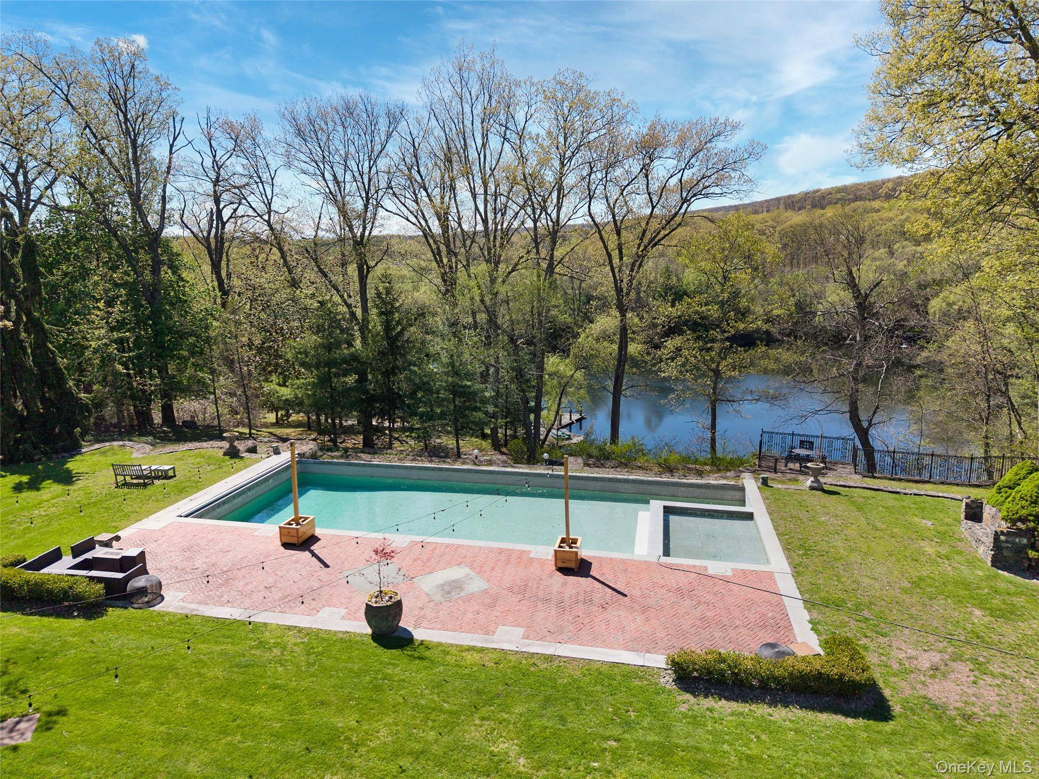 Casa com 16 Quartos à Venda em Highland Mills - Nova Iorque - EUA - 4