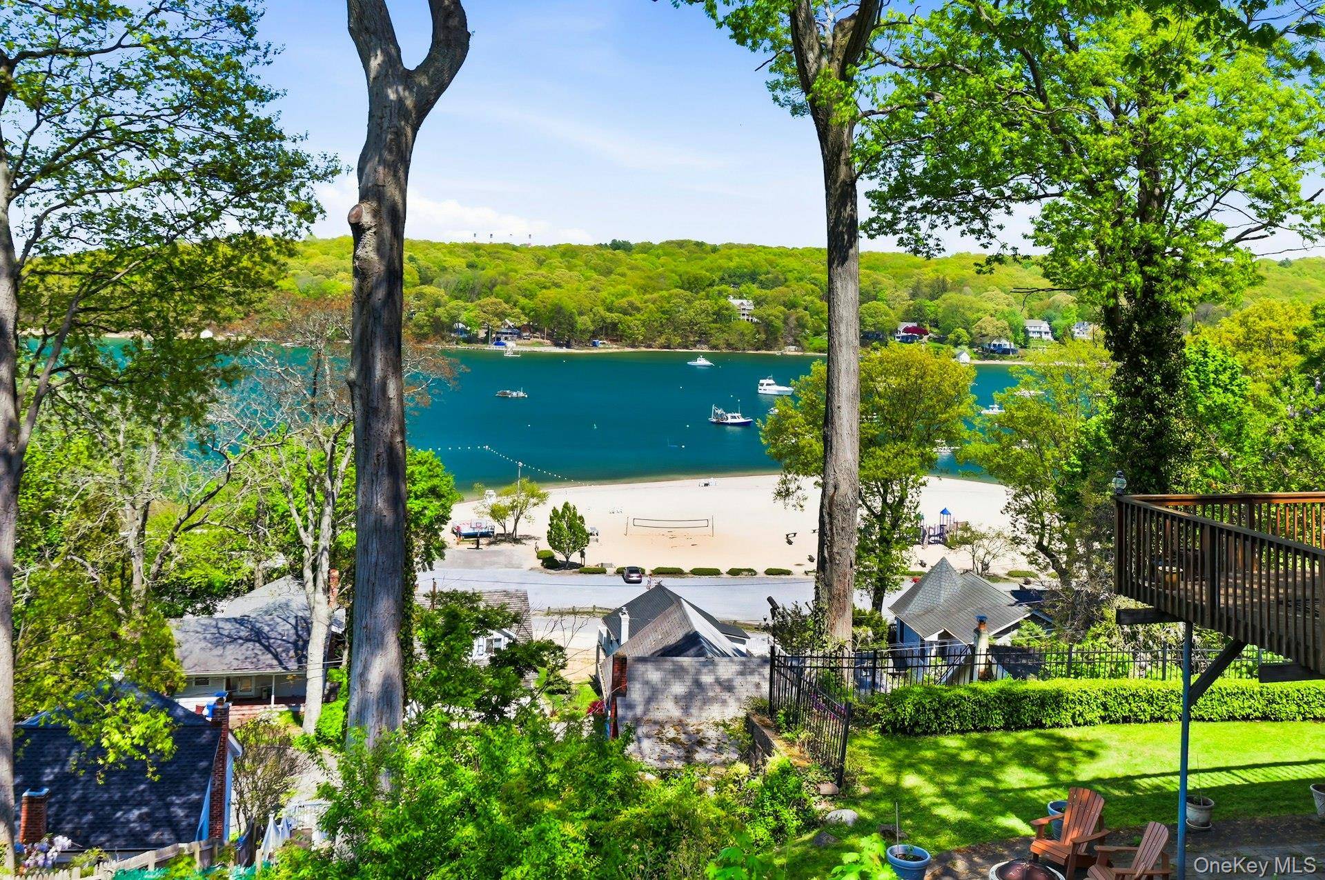 Casa de 2 Dormitorios Frente al Mar en Venta en Centerport - Nueva York - EE. UU. - 4