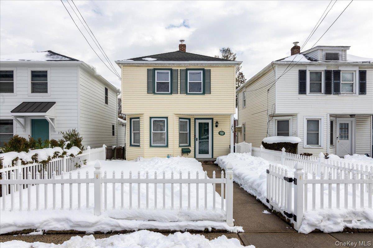 2 Bedroom Waterfront Home for Sale in Locust Valley - New York - USA - 4