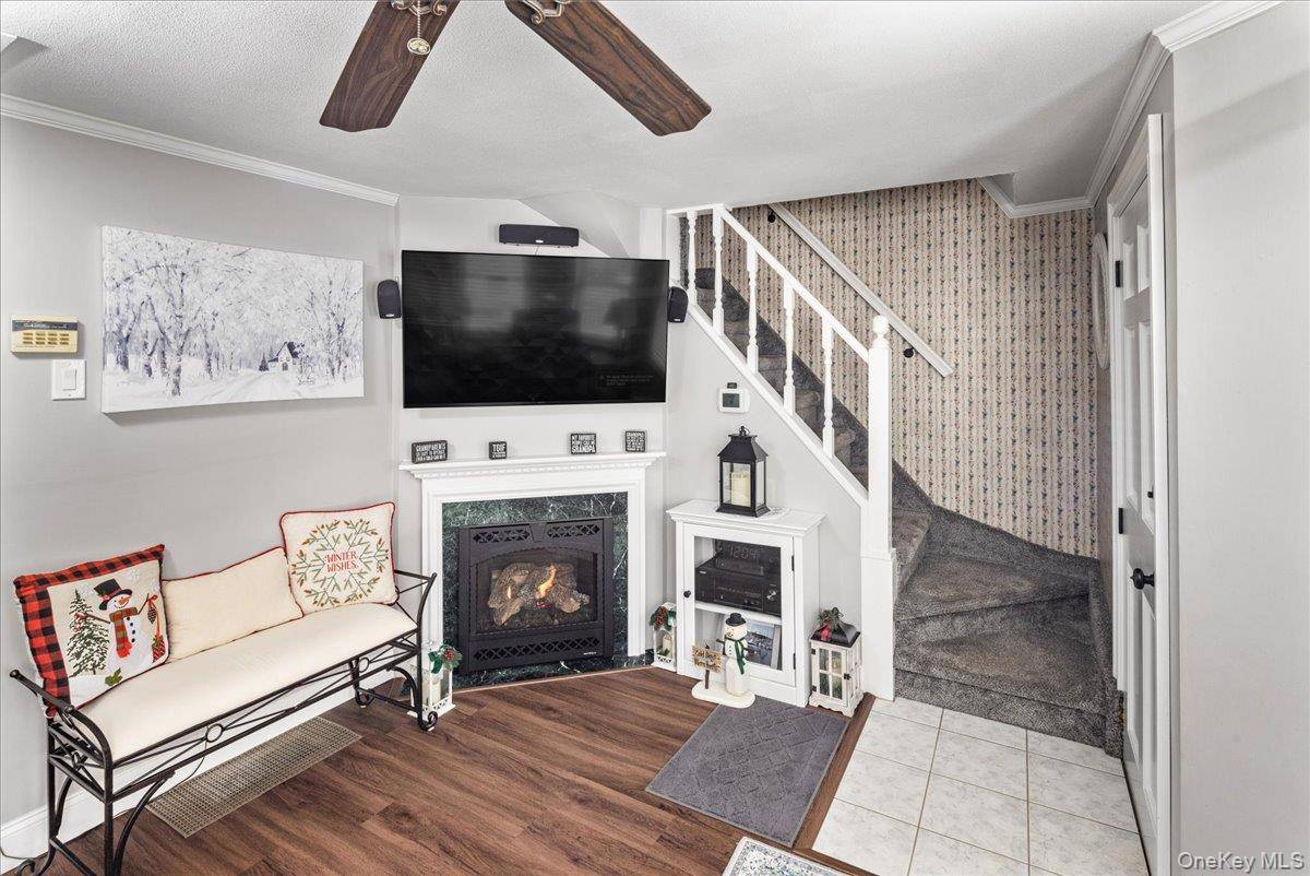 2 Bedroom Waterfront Home for Sale in Locust Valley - New York - USA - 7