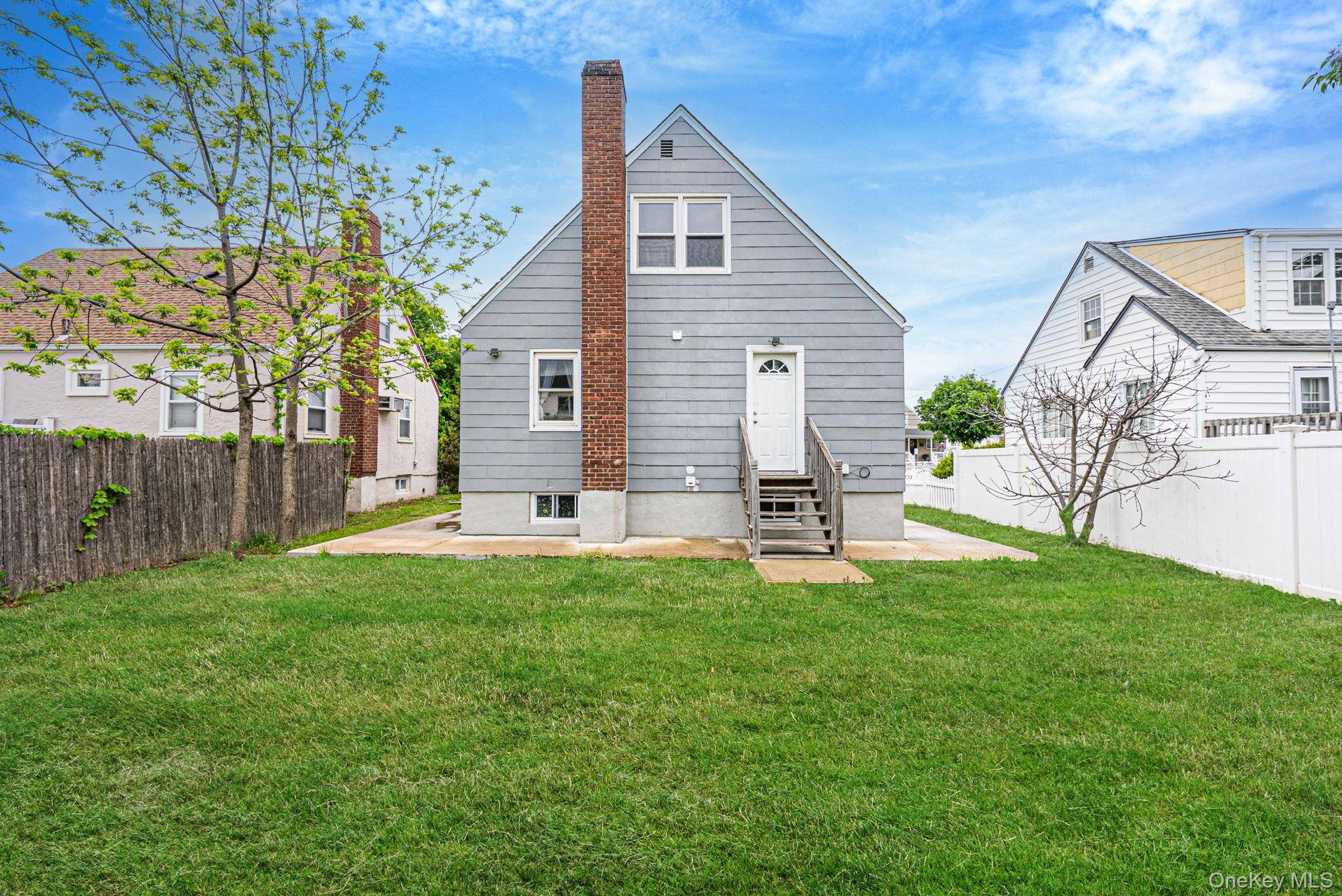 2 Bedroom Beachfront Home for Sale in Oceanside - New York - USA - 6