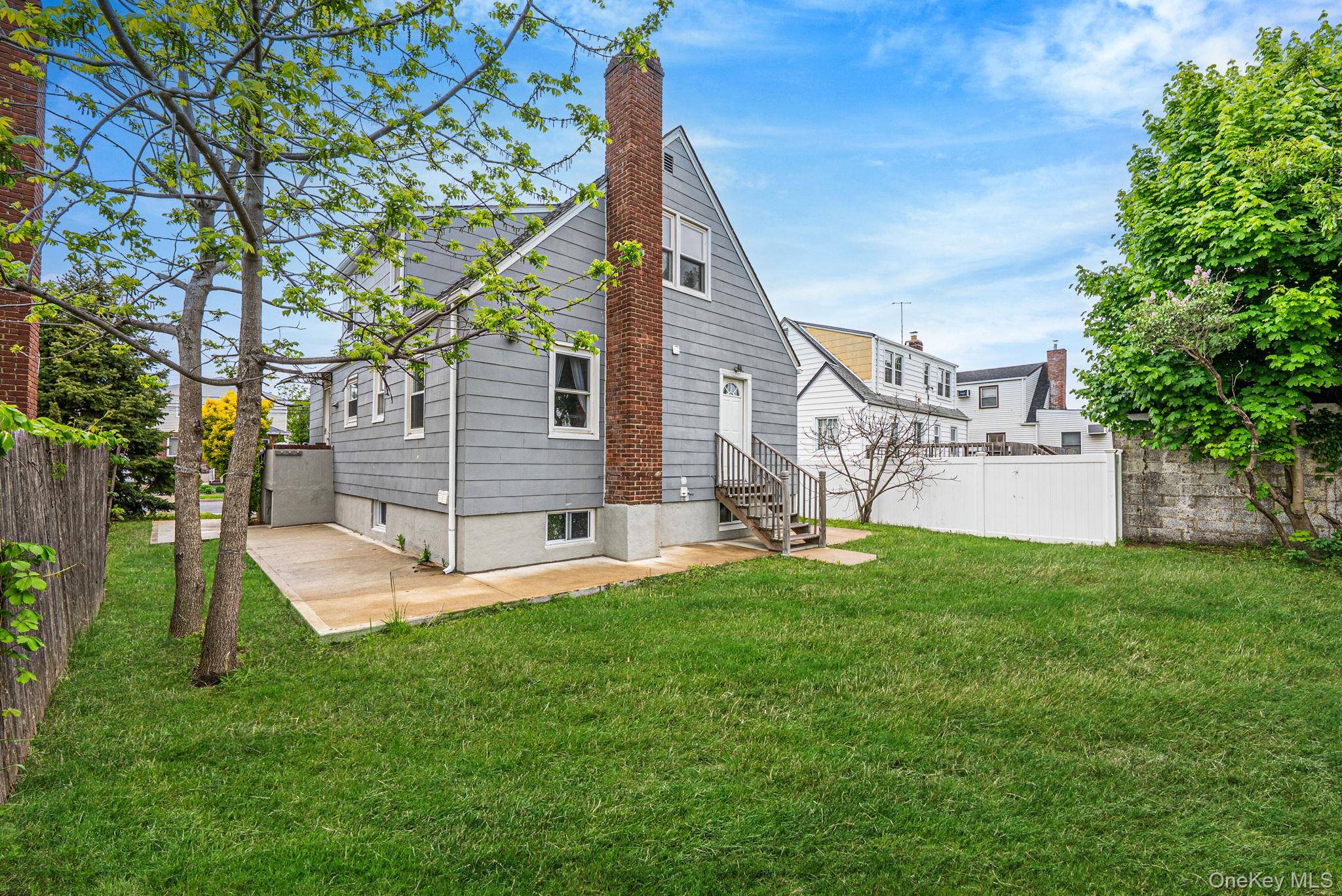 2 Bedroom Beachfront Home for Sale in Oceanside - New York - USA - 7