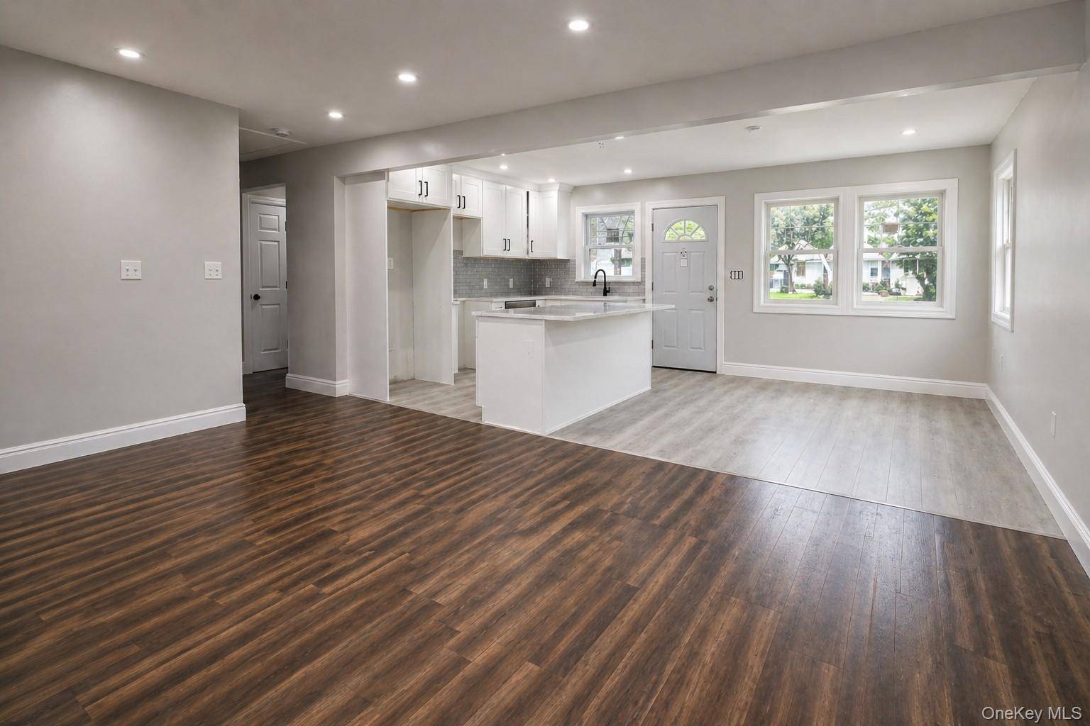 Casa com 2 Quartos à Venda em Amityville - Nova Iorque - EUA - 3