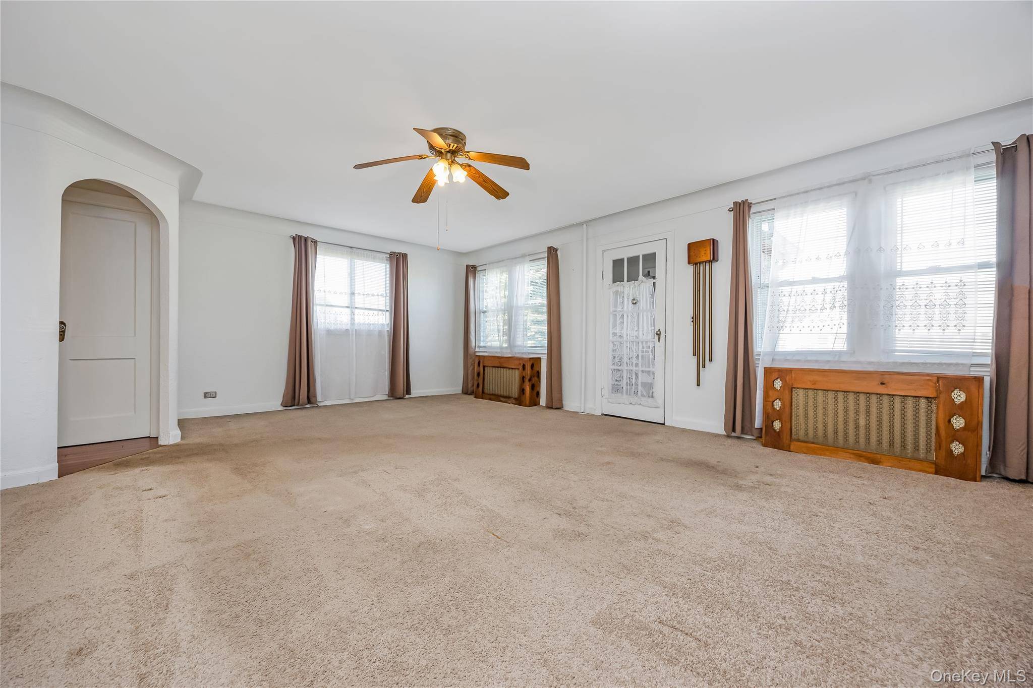 Casa com 2 Quartos à Venda em Amityville - Nova Iorque - EUA - 4