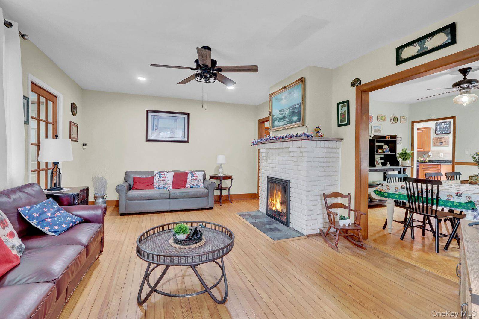Casa com 2 Quartos à Venda em Amityville - Nova Iorque - EUA - 8