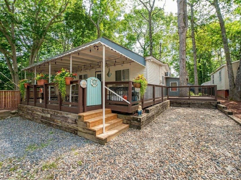Casa com 2 Quartos à Venda em Baiting Hollow - Nova Iorque - EUA - 1