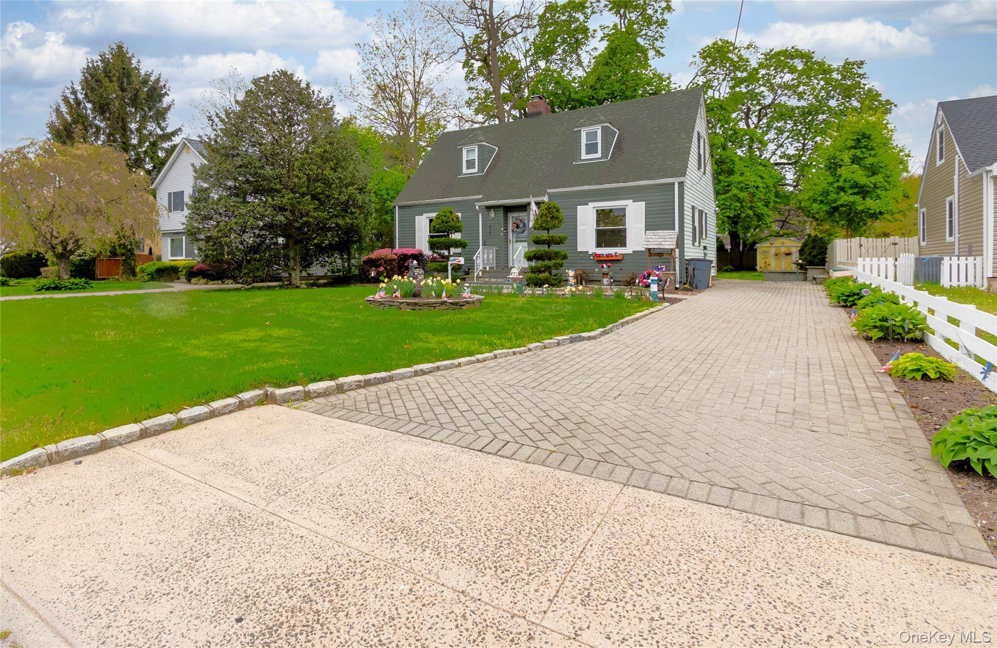 2 Bedroom Home for Sale in Bay Shore - New York - USA - 3